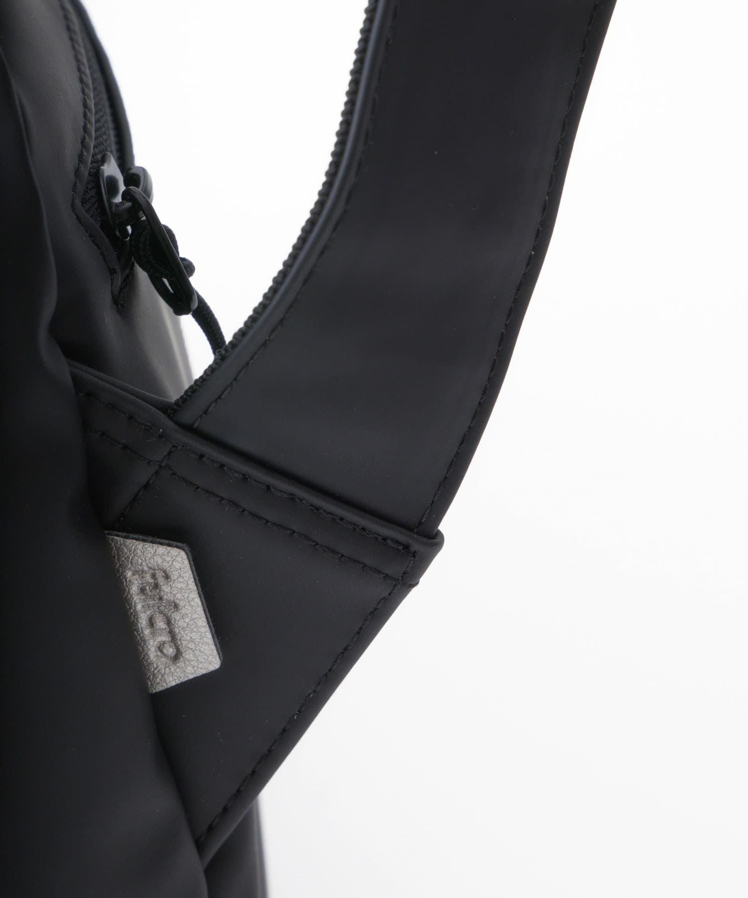 fulcro フルクロ ショルダーバッグ 耐水 Ａ5収納 Explorer ブラック fia-3012