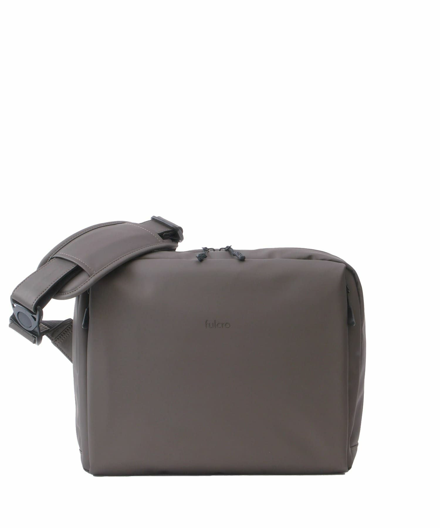 fulcro フルクロ ショルダーバッグ A4収納 耐水 キャリーオン Explorer fia-3013 チャコールブラウン