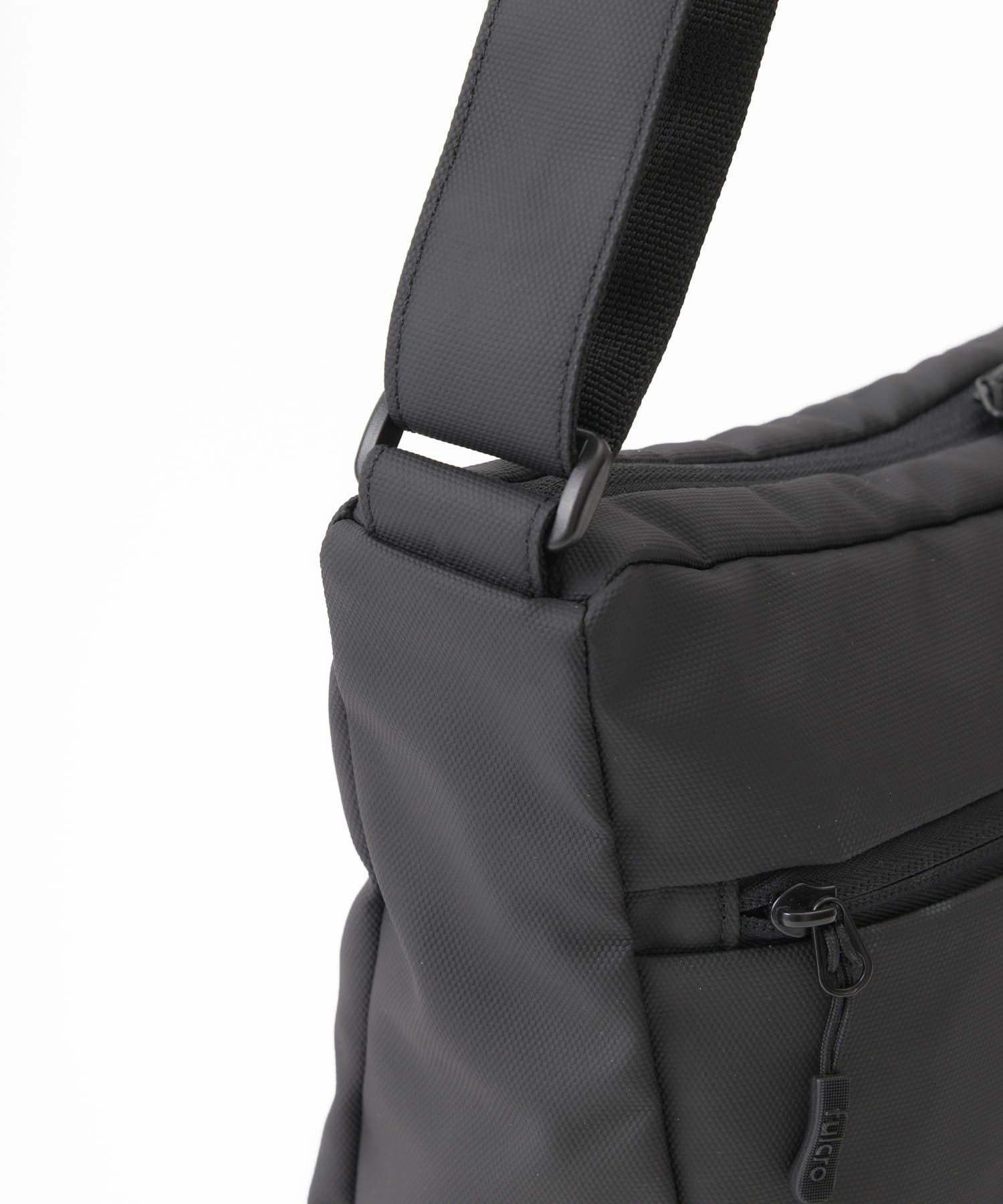 fia-3021 ショルダーバッグ 耐水 A5収納 Explorer fia-3021 ブラック