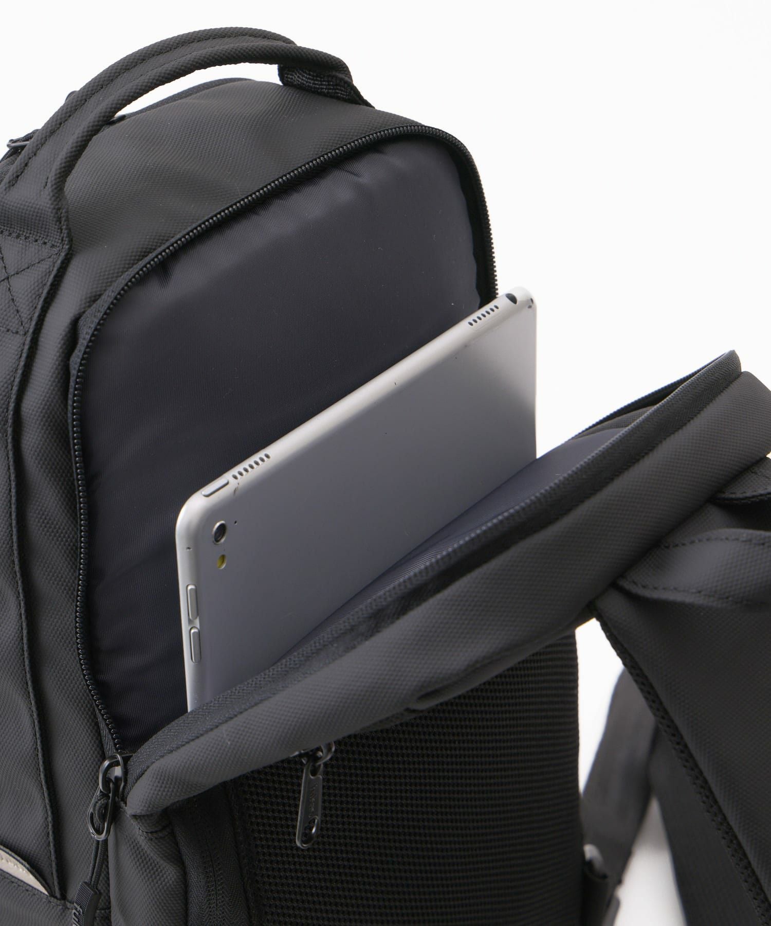 fulcro クロスボディバッグ 耐水 A5収納 Explorer fia-3022 ブラック