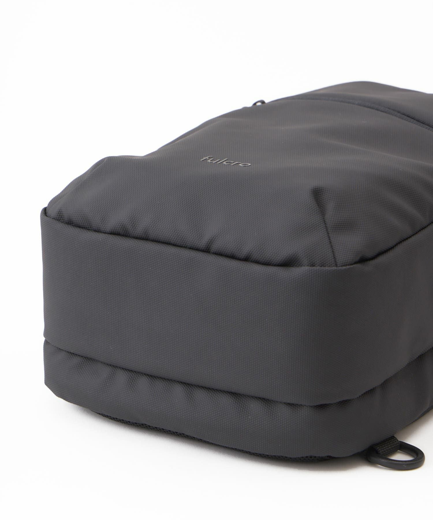 fulcro クロスボディバッグ 耐水 A5収納 Explorer fia-3022 ブラック