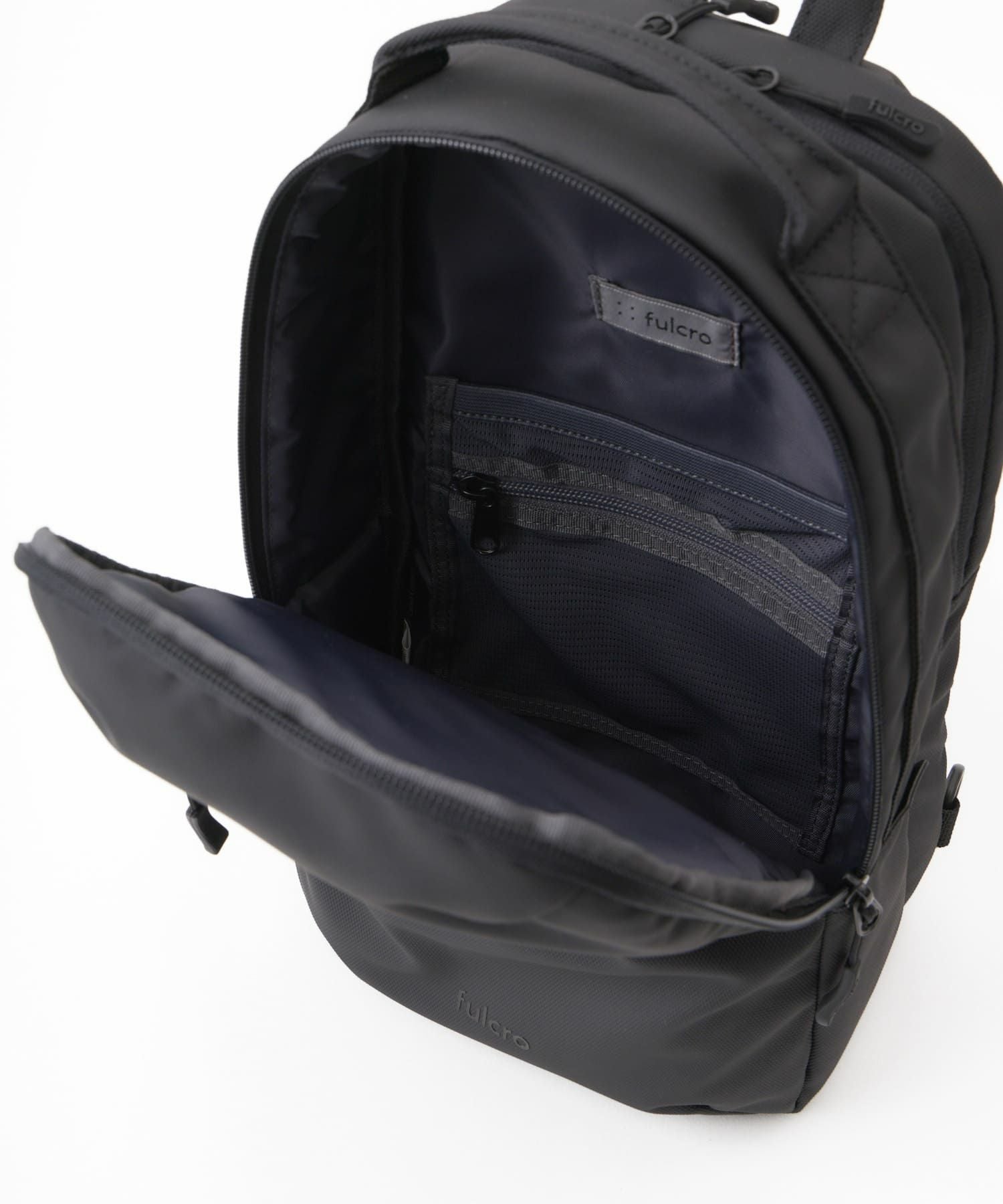 fulcro クロスボディバッグ 耐水 A5収納 Explorer fia-3022 ブラック