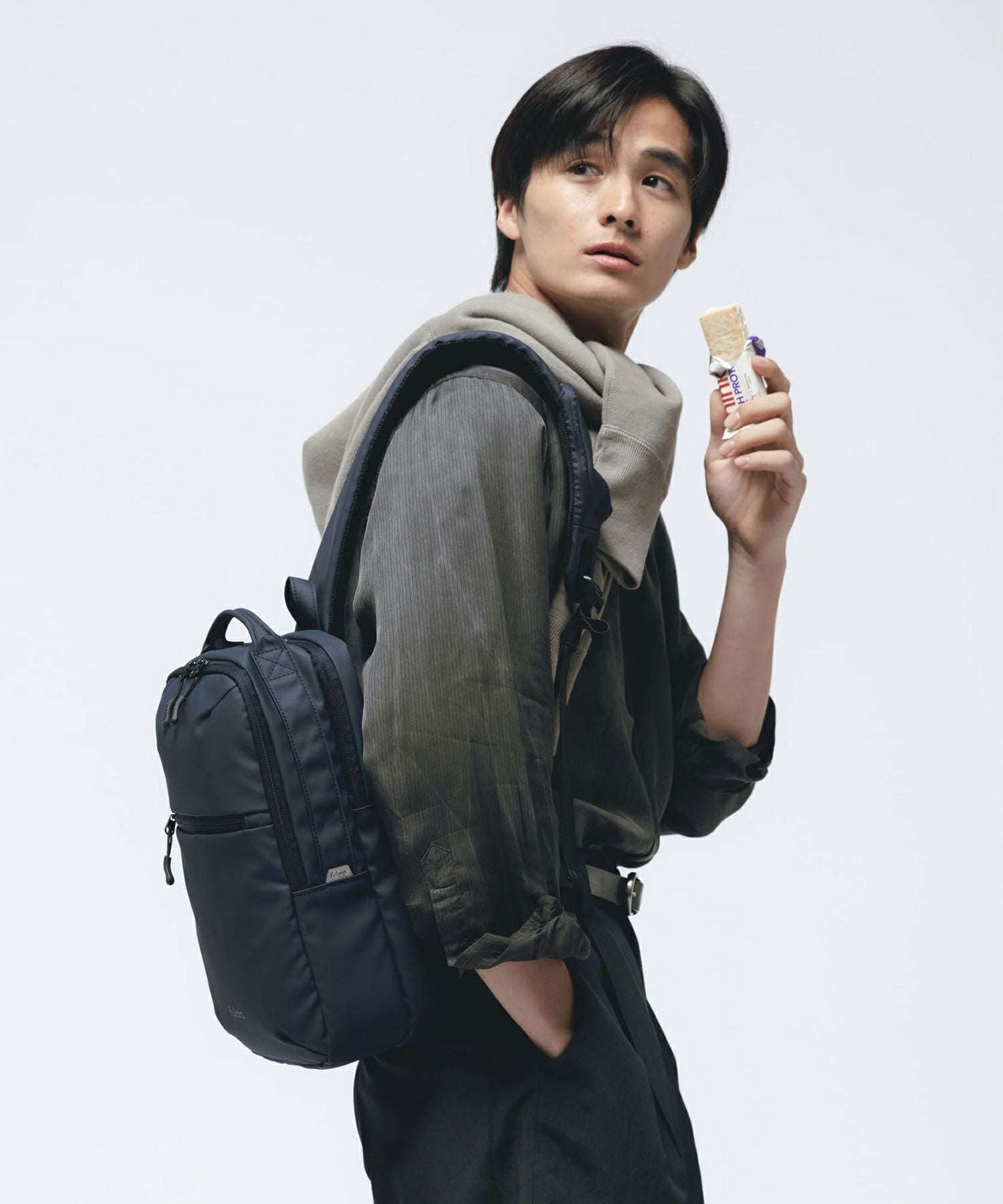 fulcro クロスボディバッグ 耐水 A5収納 Explorer fia-3022