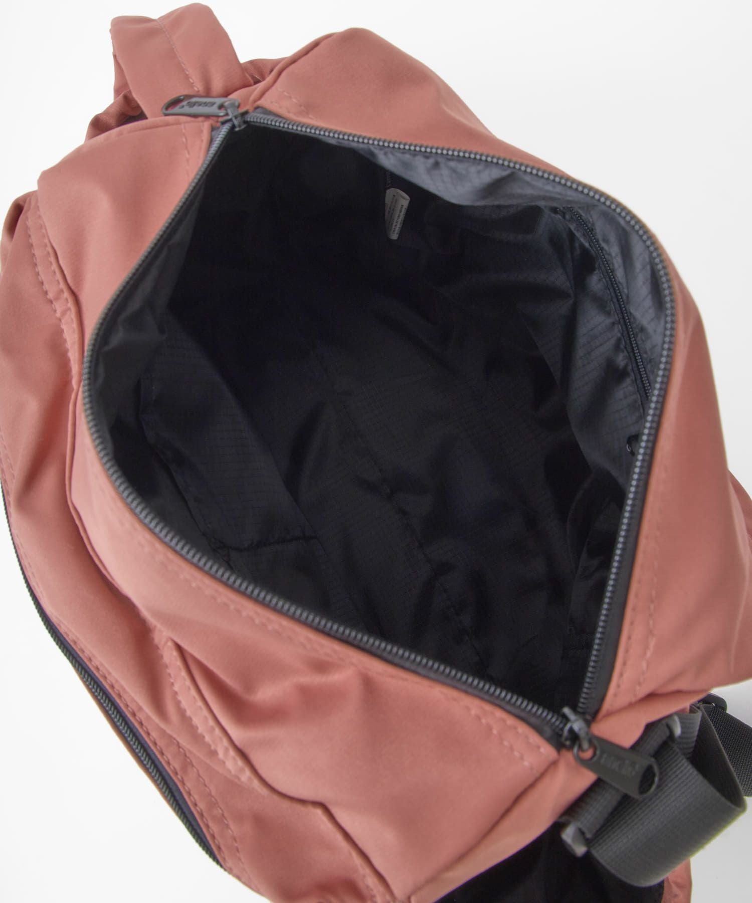 anello FIT LYRA ショルダーバッグ A5収納 軽量 両面撥水 AGB5122 コーラルピンク