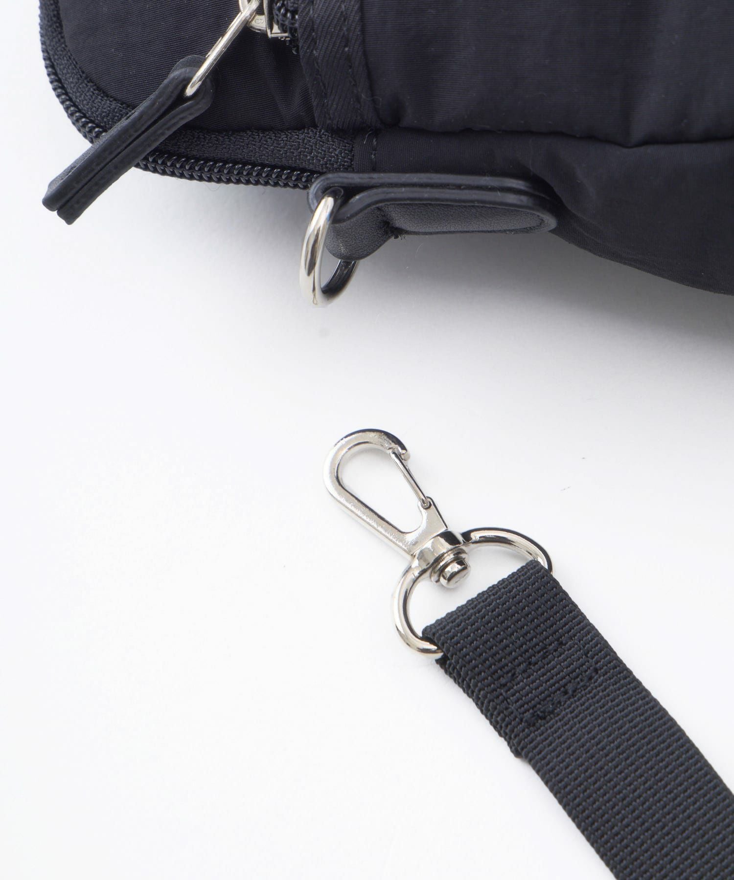 anelloGRANDE ショルダーバッグ ２WAY  撥水 軽量 ポーチ型  GHM1061 ブラック