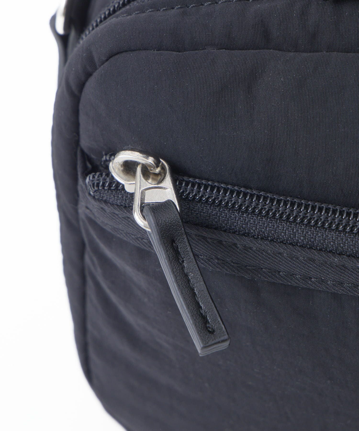 anelloGRANDE ショルダーバッグ ２WAY  撥水 軽量 ポーチ型 GHM1062 ブラック