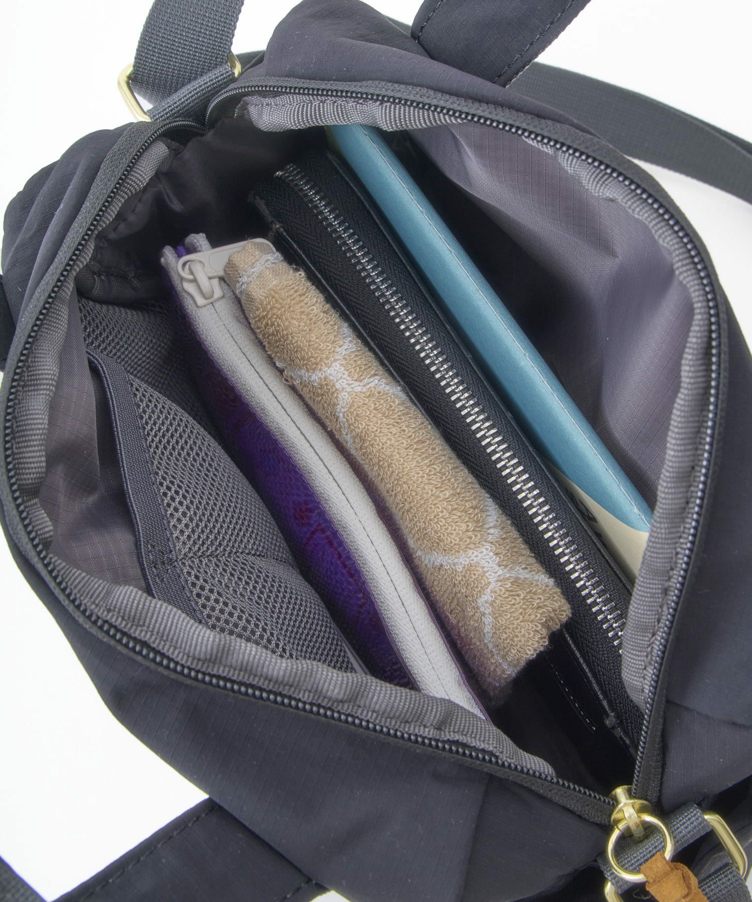 anelloGRANDE ショルダーバッグ ２WAY A5収納 軽量 撥水 RETROPOP GTM1071 ブラック