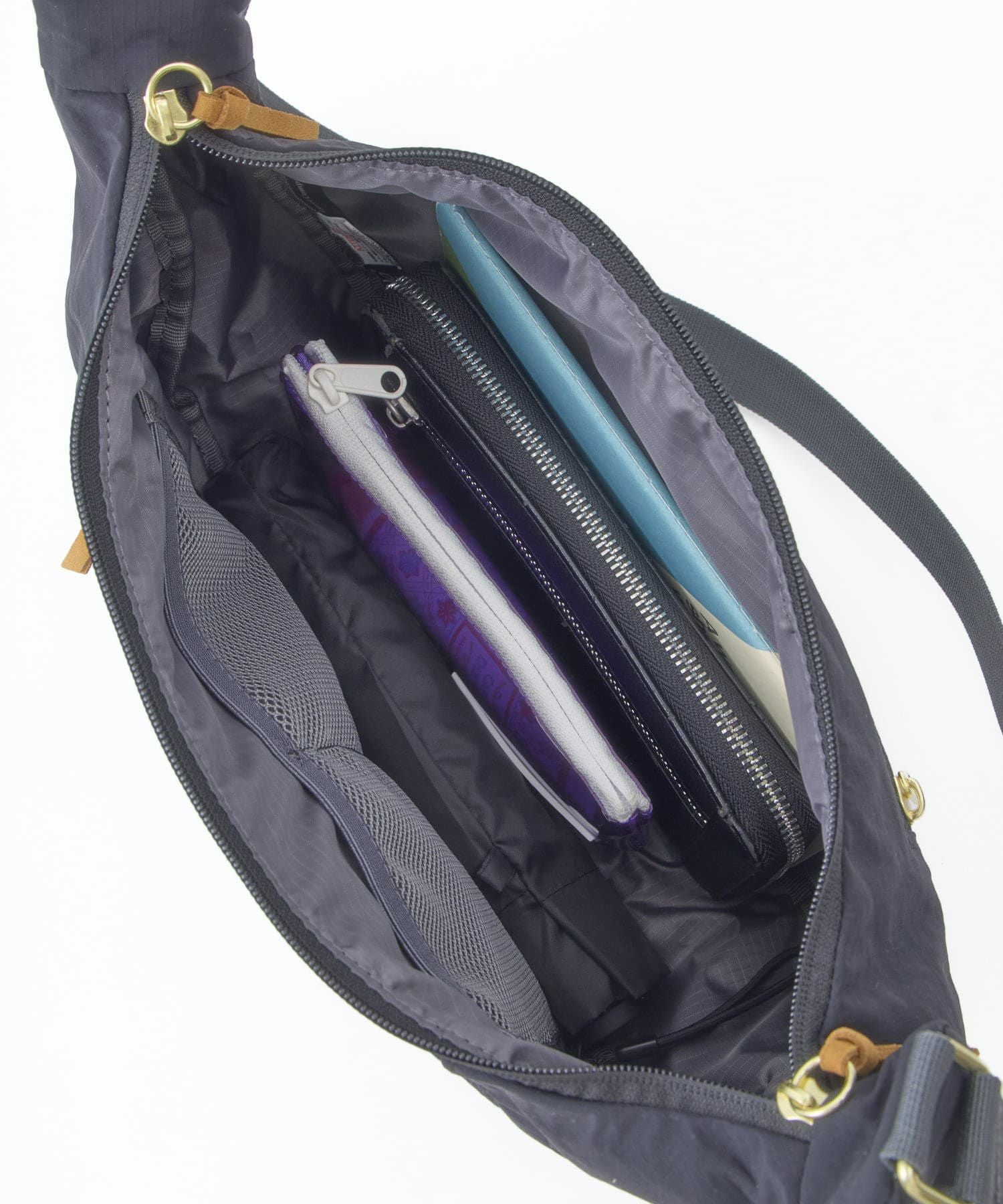 anelloGRANDE ショルダーバッグ ２WAY A5収納 軽量 撥水 RETROPOP GTM1072　ブラック