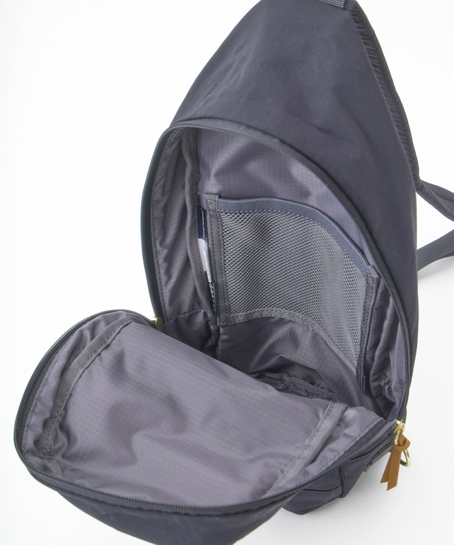 anelloGRANDE クロスボディ A５収納 軽量 撥水 RETROPOP GTM1075 ブラック