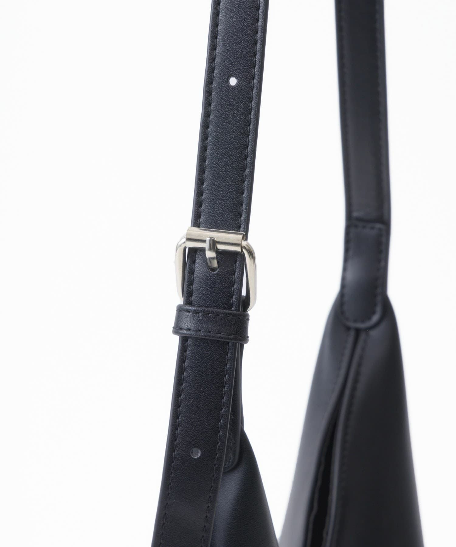 Legato Largo ショルダーバッグ V-shaped LG-X0571 ブラック