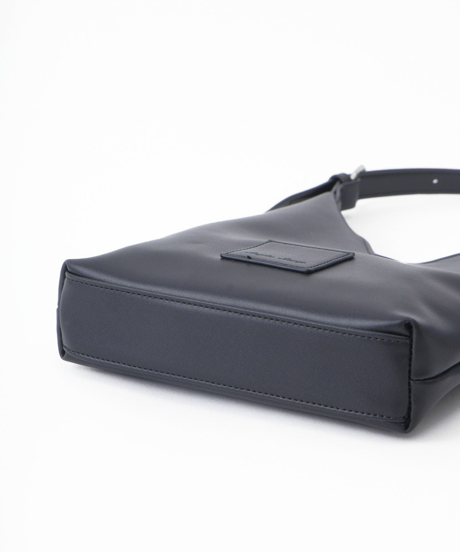 Legato Largo ショルダーバッグ V-shaped LG-X0571 ブラック