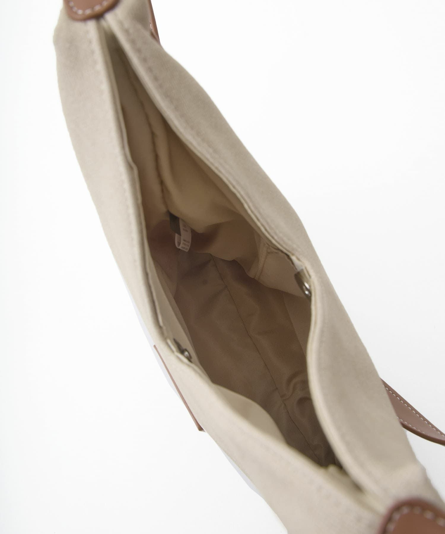 Legato Largo ショルダーバッグ V-shaped LG-X0571 配色ベージュ