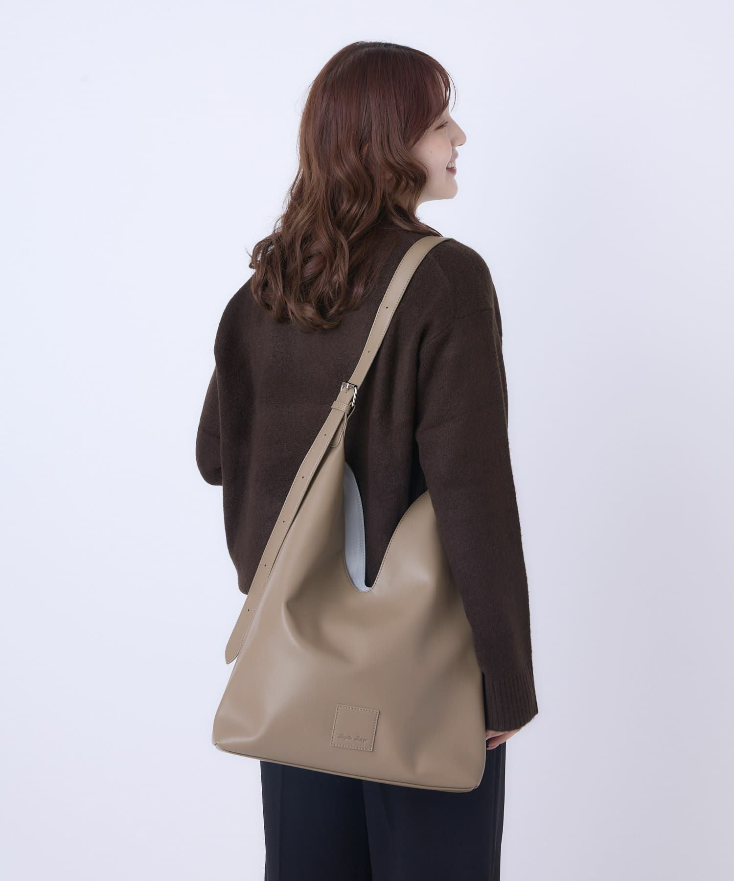 Legato Largo ショルダーバッグ A4収納 V-shaped LG-X0572 グレーベージュ