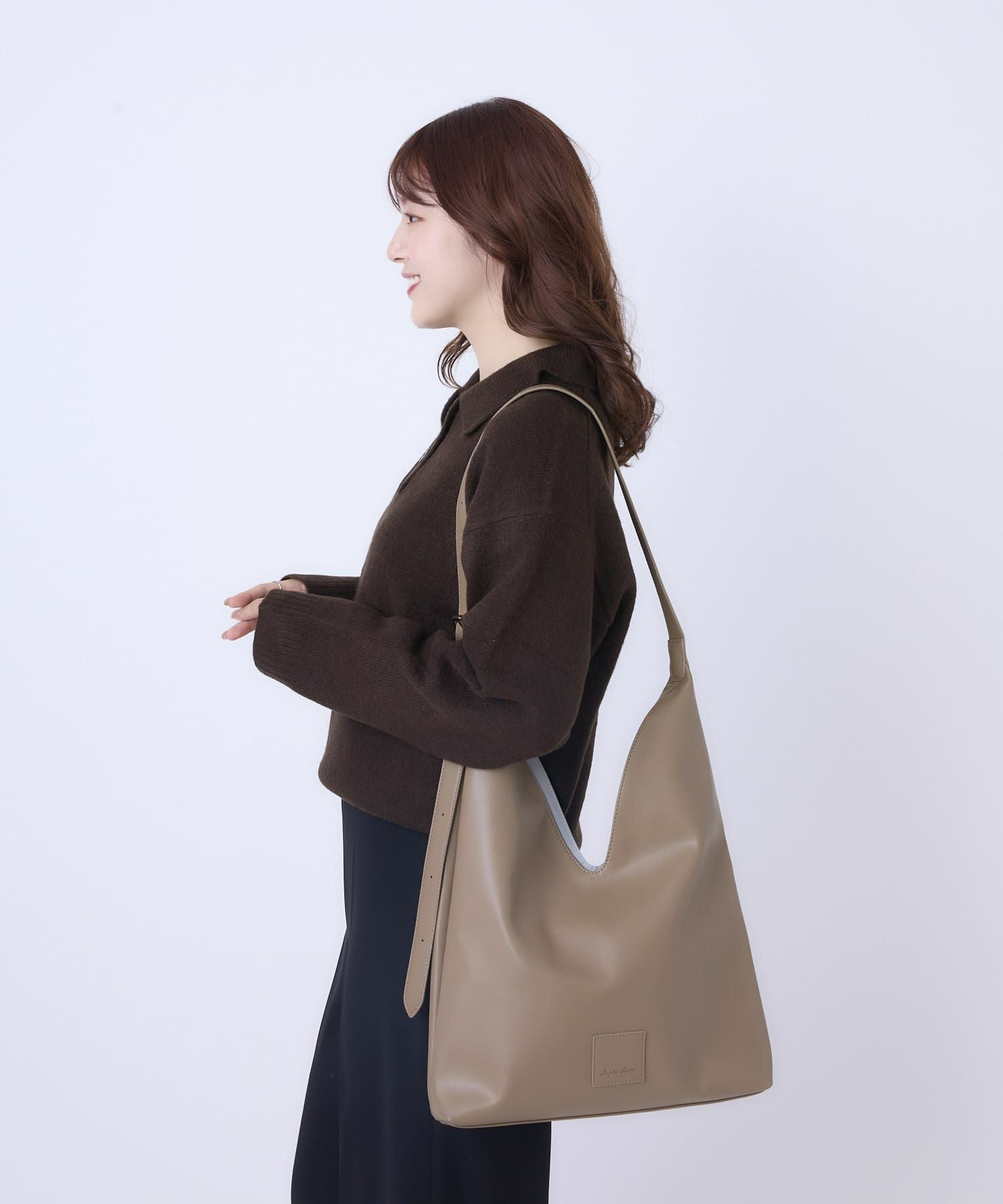 Legato Largo ショルダーバッグ A4収納 V-shaped LG-X0572 グレーベージュ