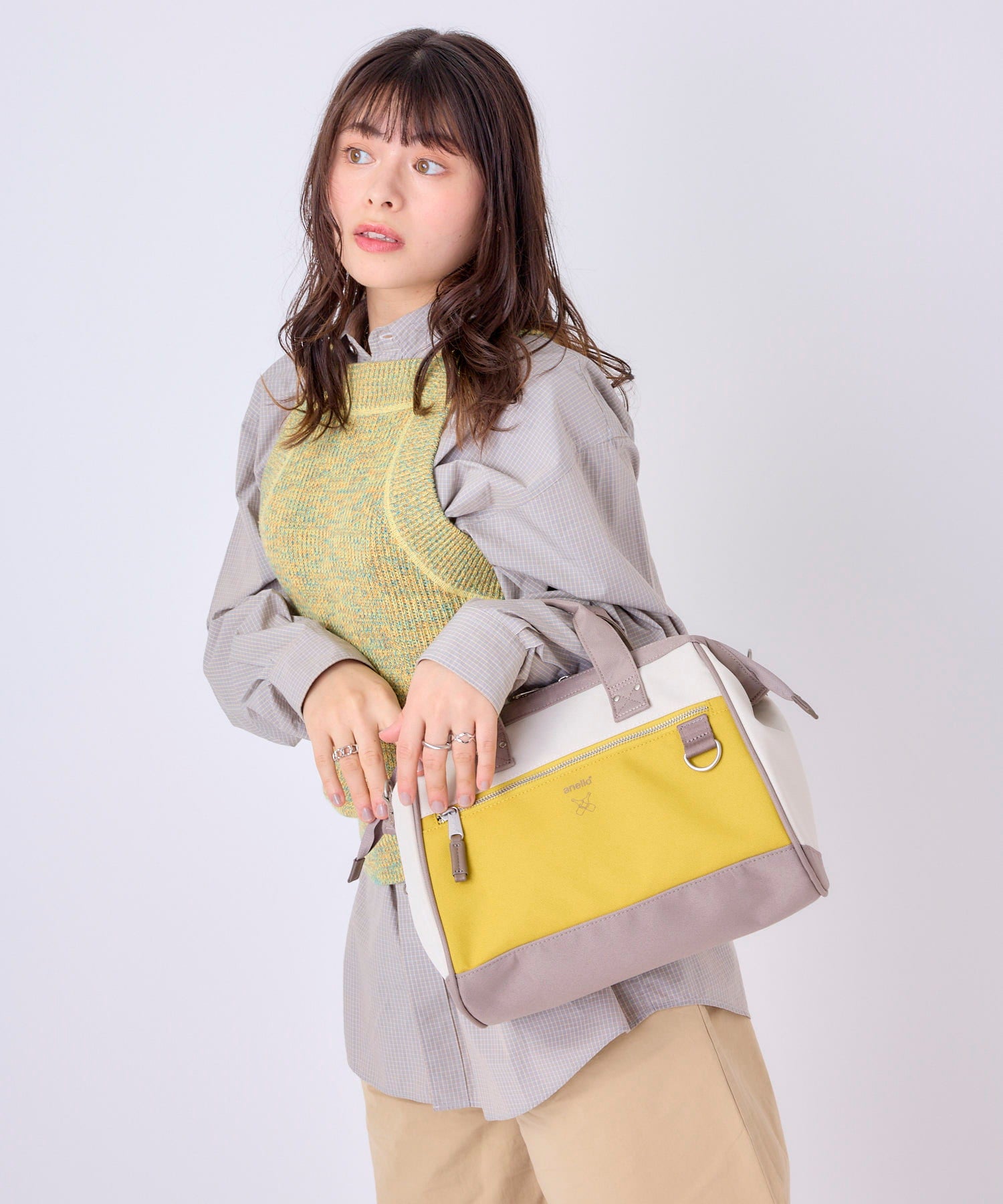 美品 アヴァケーション HAPPY S イエロー 2way ショルダーバッグ agnes b.（アニエスベー） ショルダーバッグ バッグ レザー 2way