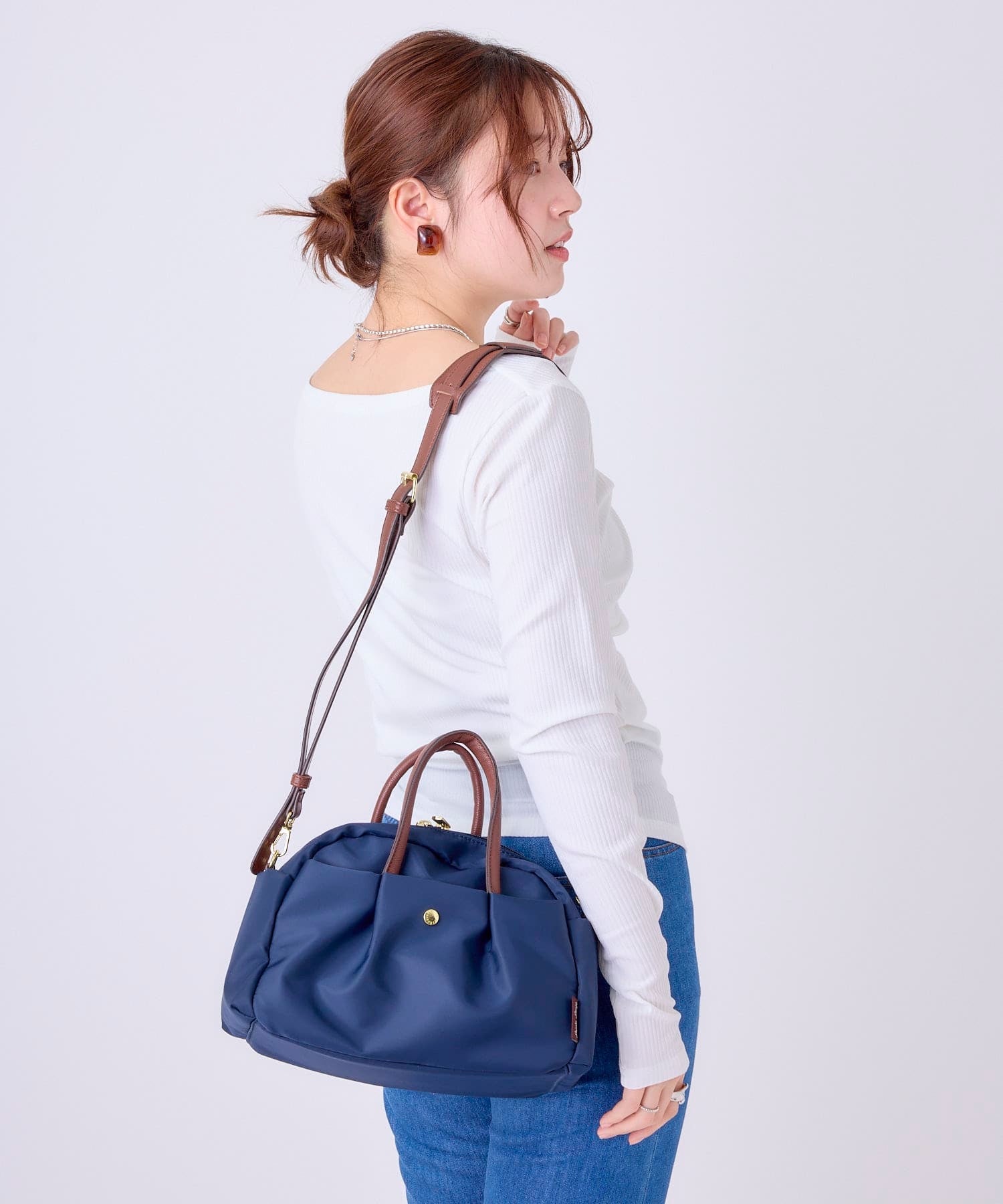 Legart Largo　ショルダーバッグ　ミドルボストンバッグ　肩楽　２wayショルダーバッグ　撥水加工　多収納　ショルダーパッド付き　LH-L0154