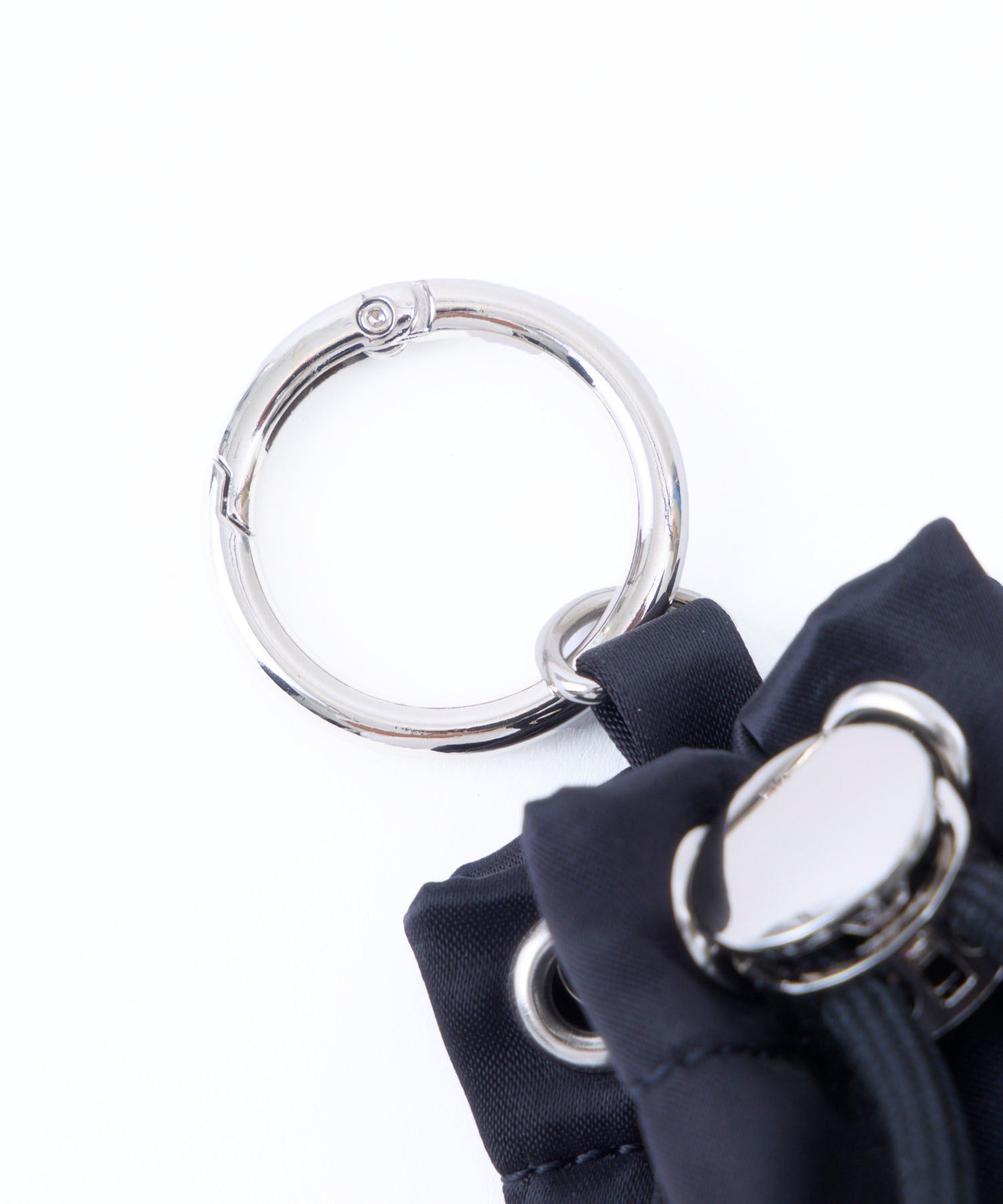 anello パースポーチチャーム CHARM MARKET2 AIY0201 巾着型チャームポーチ ナイロン　小物ポーチ　カラビナ付き