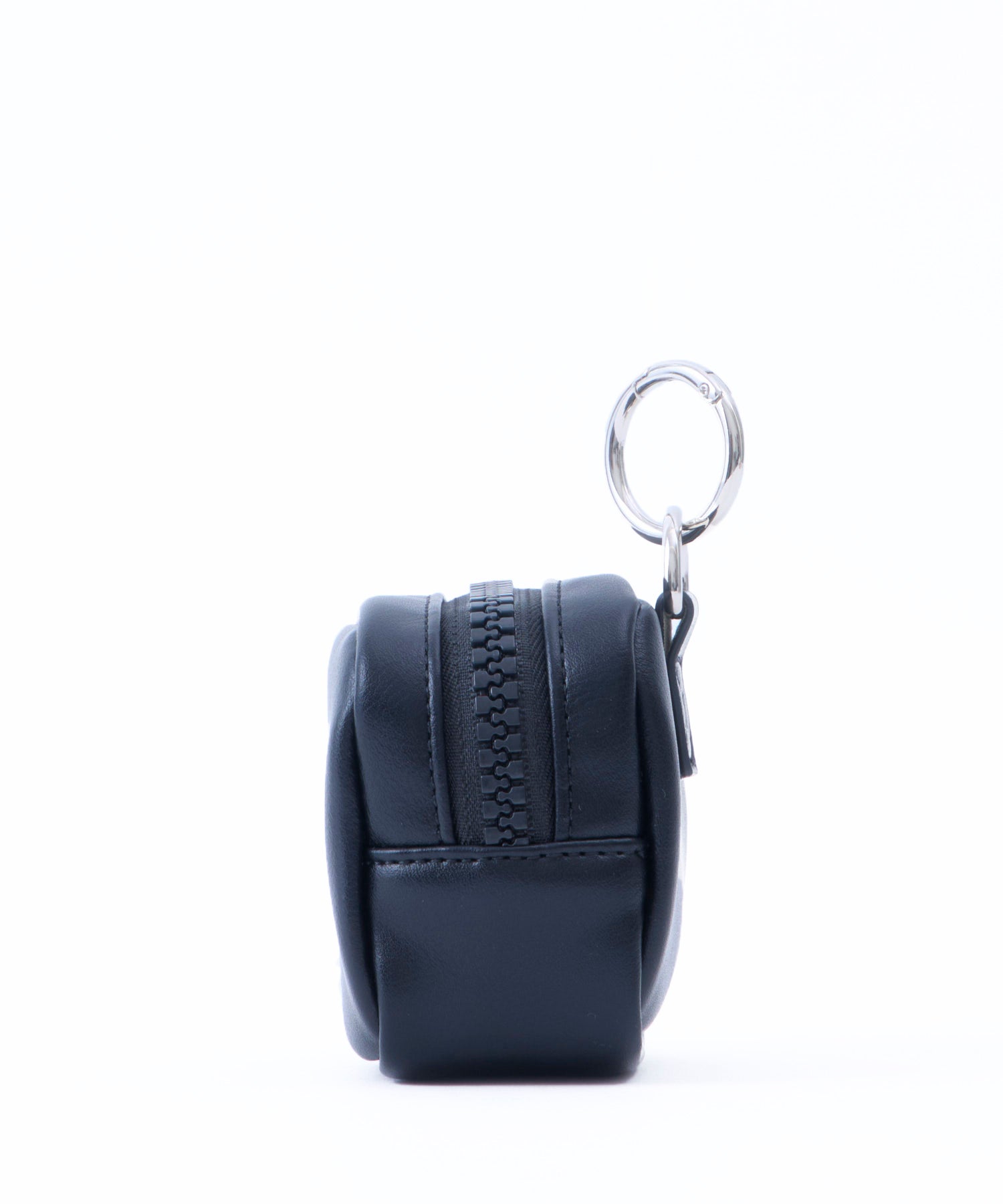 anello スクエアポーチチャーム CHARM MARKET2 AIY0205 カラビナ付き　マット素材　太めファスナー　シンプル　小物ポーチ　チャーム