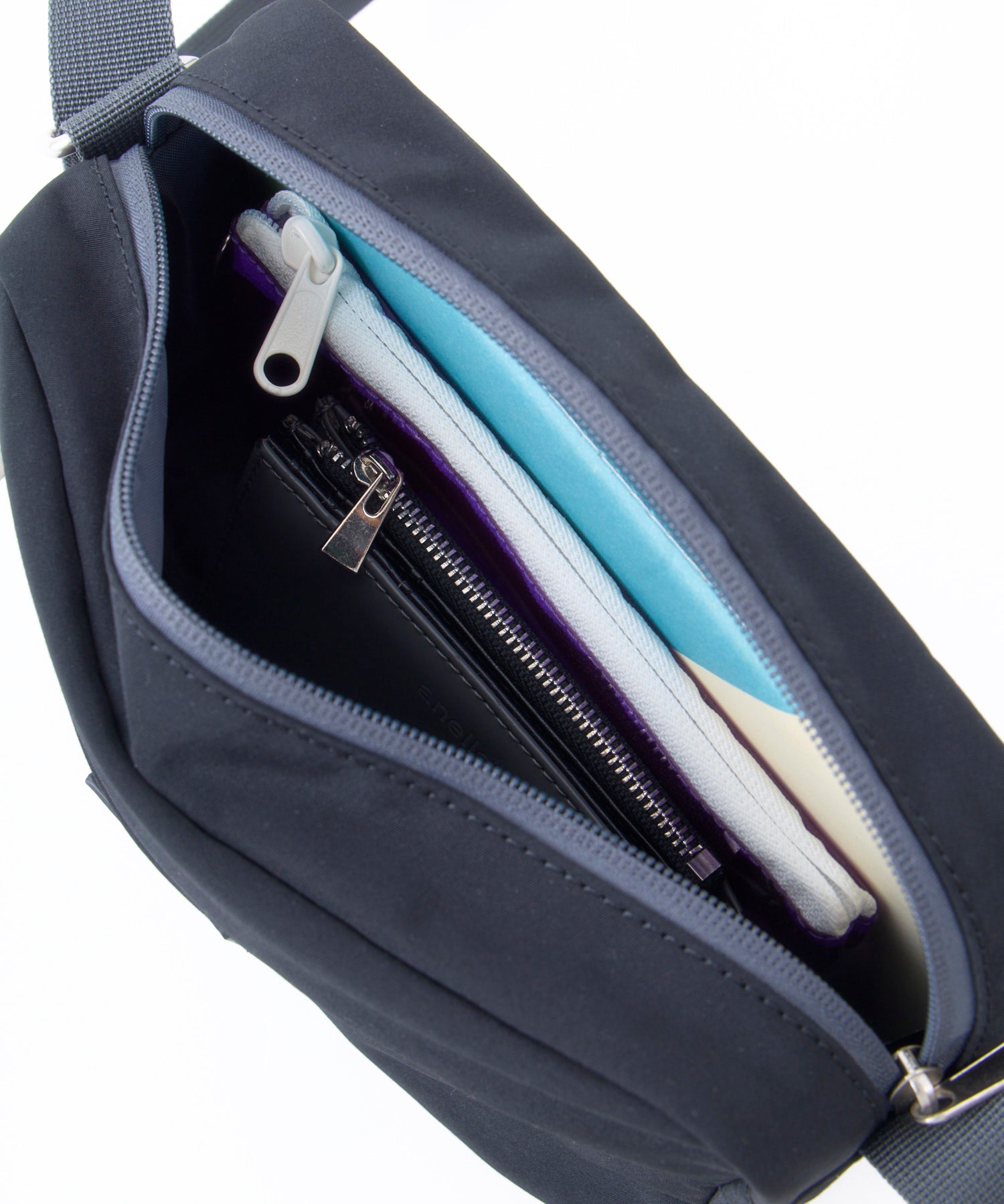 anello GRANDE ミニショルダーバッグ　撥水加工　GGM1122　軽量　サブバッグ　Dカン付き　差し色　ＣＡＮＤＹ