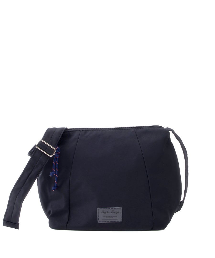 Legart Largo ショルダーバッグ PULL CHARM LG-W0211 A5 撥水加工 ペットボトル収納 お出かけバッグ　チャーム　ブラック