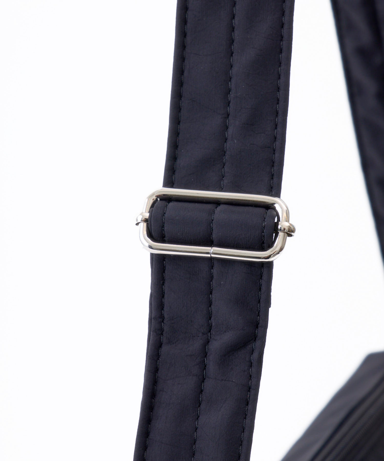 Legart Largo ショルダーバッグ PULL CHARM LG-W0211 A5 撥水加工 ペットボトル収納 お出かけバッグ　チャーム