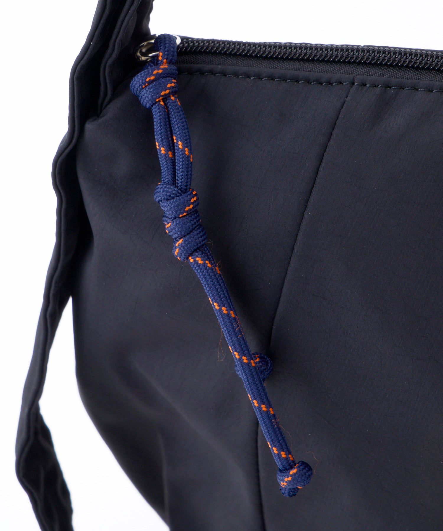 Legart Largo ショルダーバッグ PULL CHARM LG-W0211 A5 撥水加工 ペットボトル収納 お出かけバッグ　チャーム