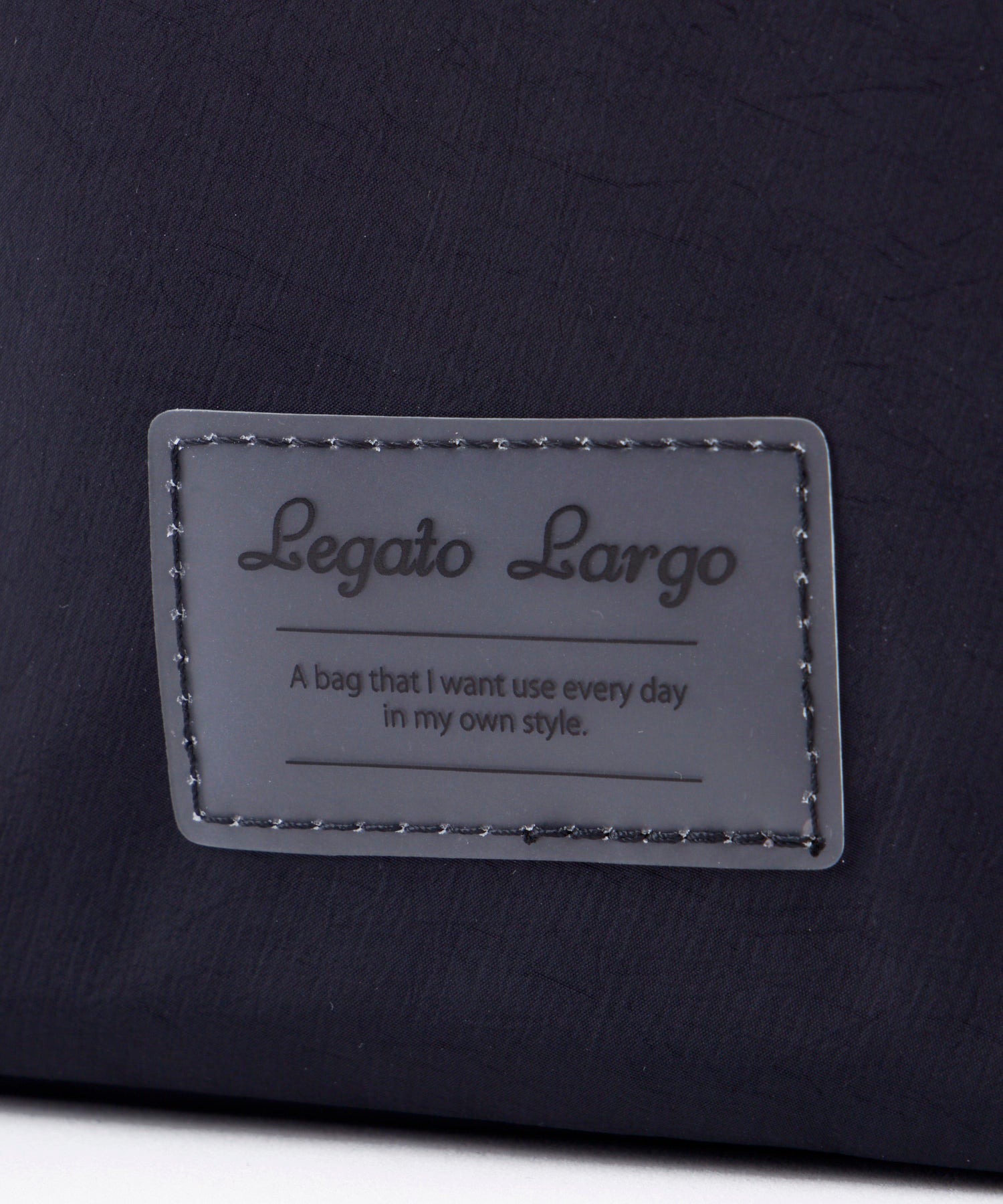 Legart Largo ショルダーバッグ PULL CHARM LG-W0211 A5 撥水加工 ペットボトル収納 お出かけバッグ　チャーム