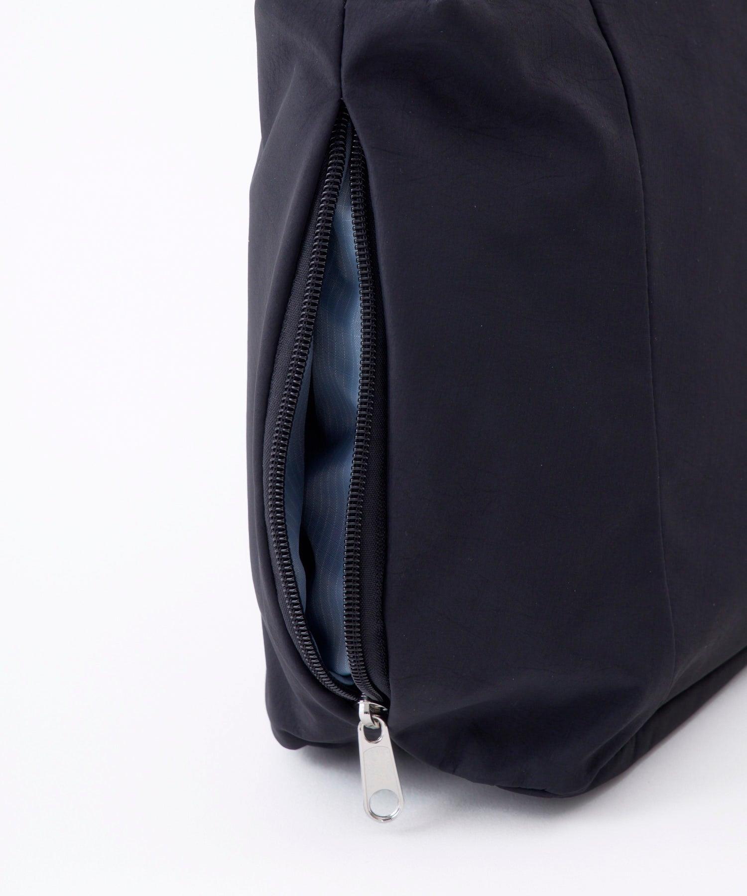 Legart Largo ショルダーバッグ PULL CHARM LG-W0211 A5 撥水加工 ペットボトル収納 お出かけバッグ　チャーム