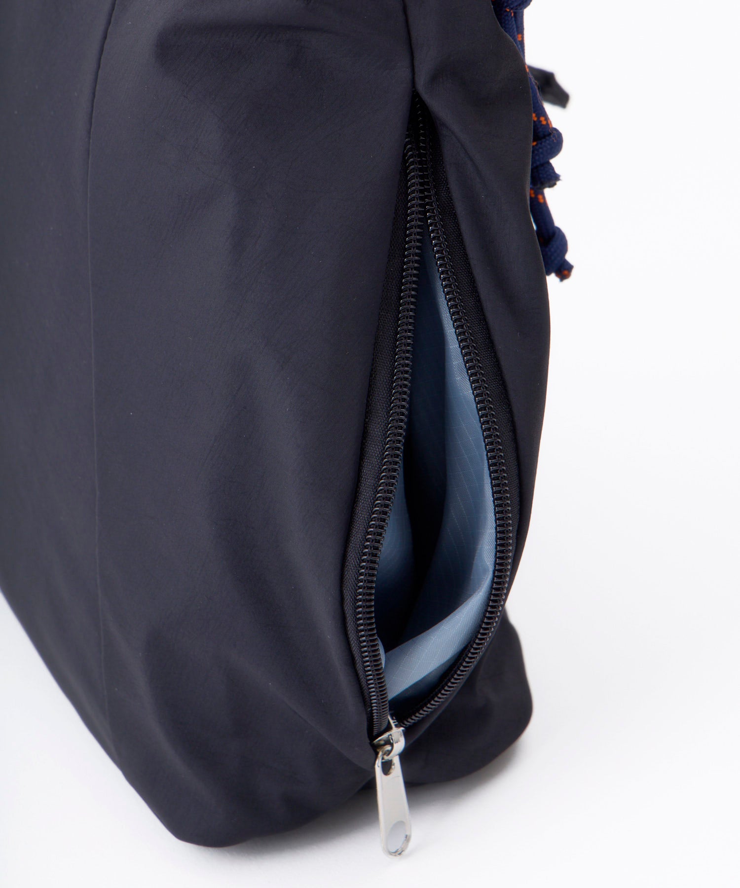 Legart Largo ショルダーバッグ PULL CHARM LG-W0211 A5 撥水加工 ペットボトル収納 お出かけバッグ　チャーム