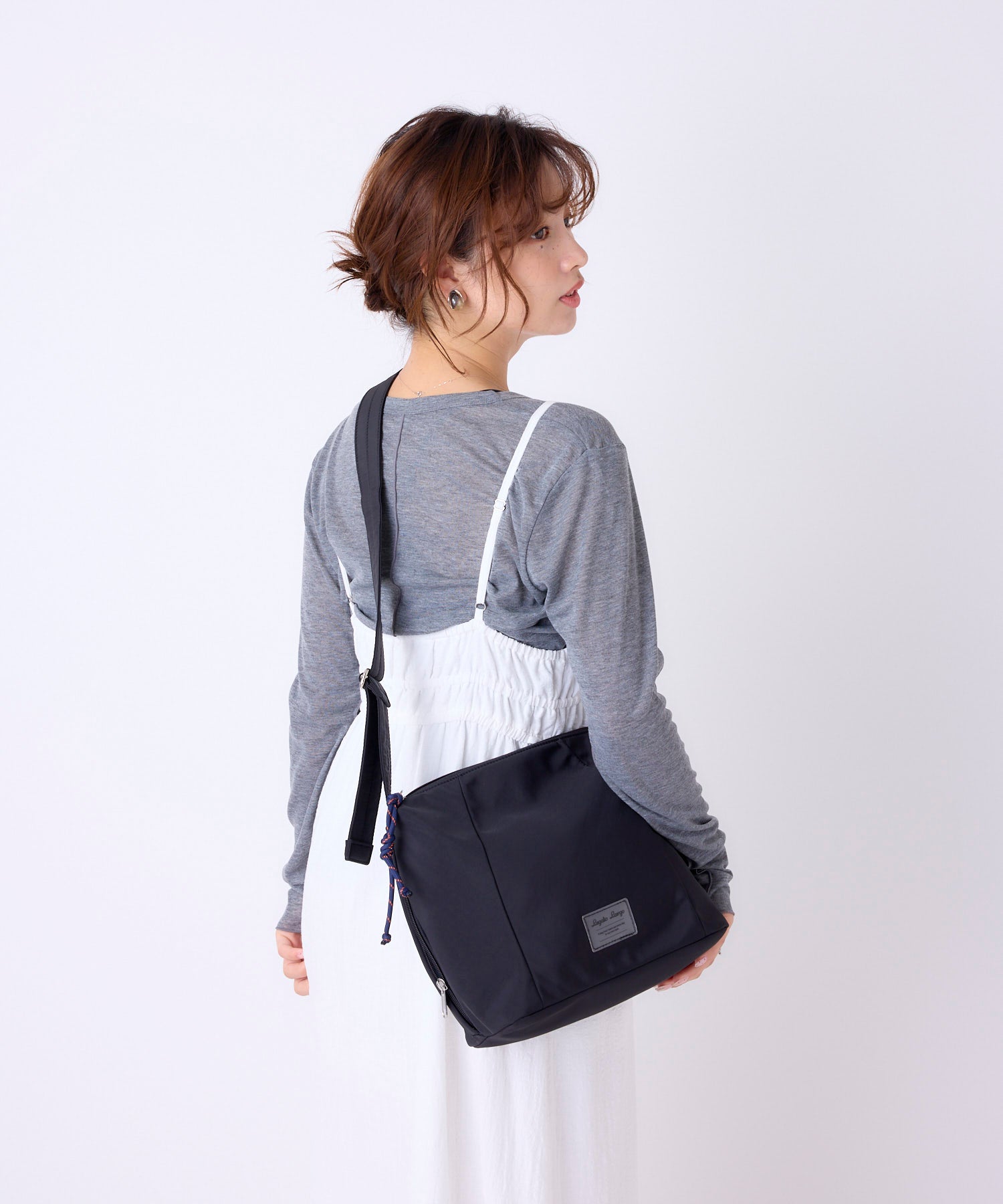 Legart Largo ショルダーバッグ PULL CHARM LG-W0211 A5 撥水加工 ペットボトル収納 お出かけバッグ　チャーム