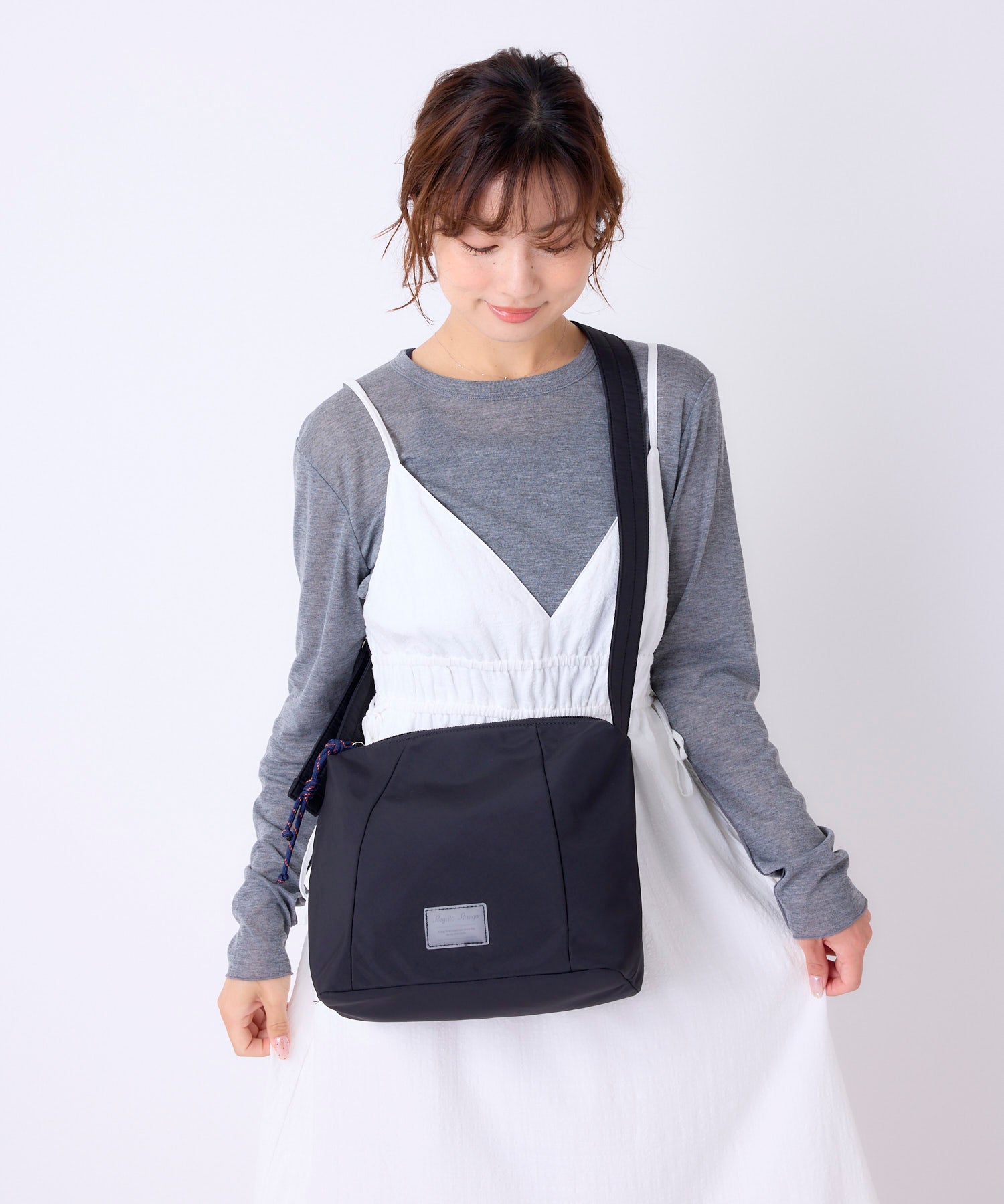 Legart Largo ショルダーバッグ PULL CHARM LG-W0211 A5 撥水加工 ペットボトル収納 お出かけバッグ　チャーム