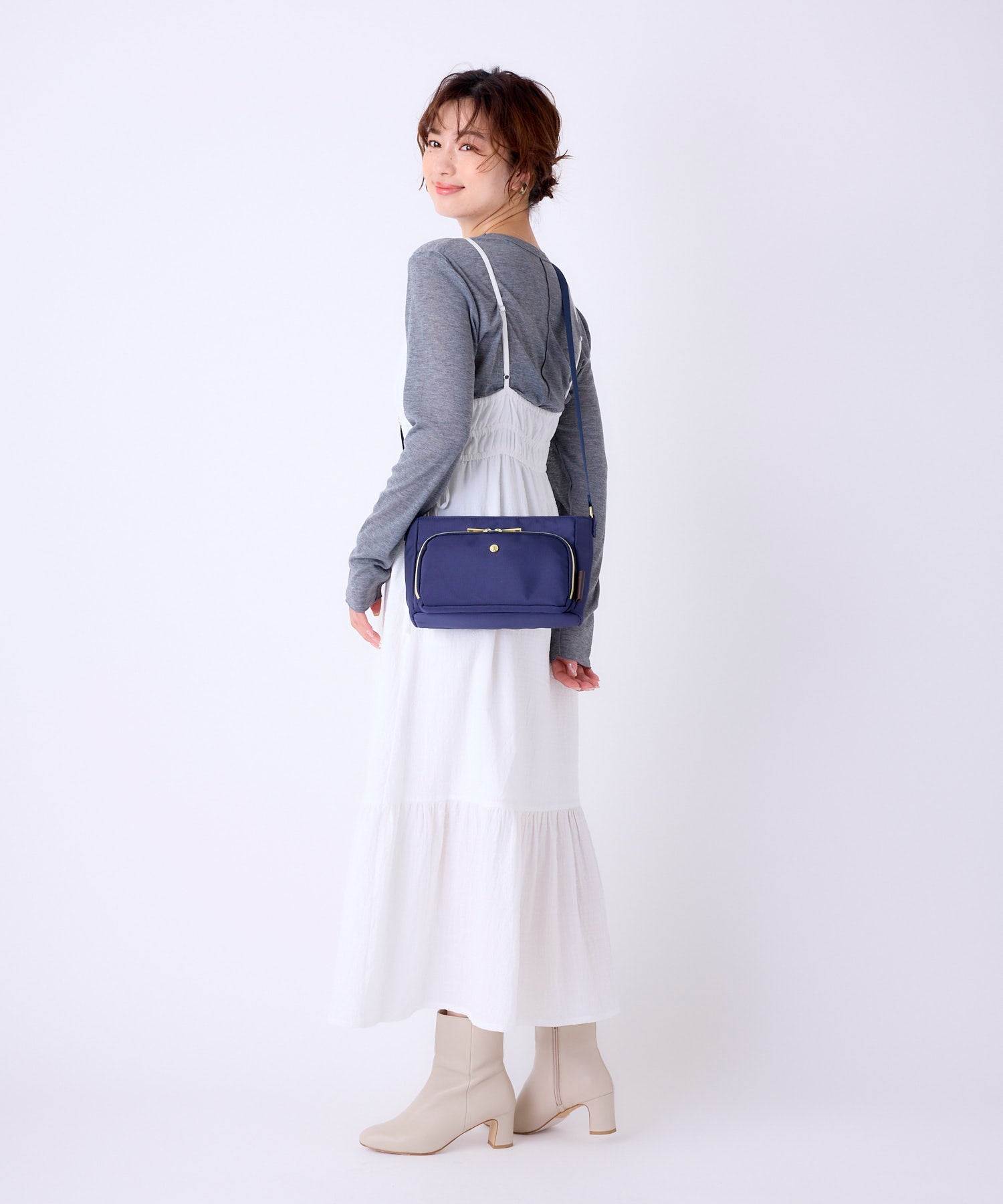 LT-F3414　ネイビー　簡単　ショルダーバッグ