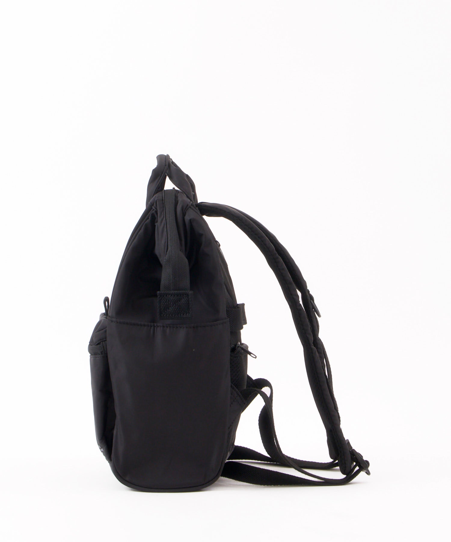 anello アネロ NATIVE CROSSBOTTLE 口金リュック A4 撥水 キャリーオンテープ PC収納可能 10L ATB5194 デリバー