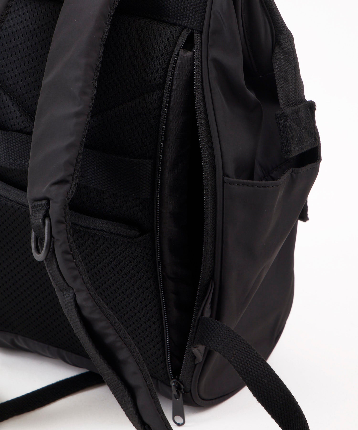 anello アネロ NATIVE CROSSBOTTLE 口金リュック A4 撥水 キャリーオンテープ PC収納可能 10L ATB5194 デリバー