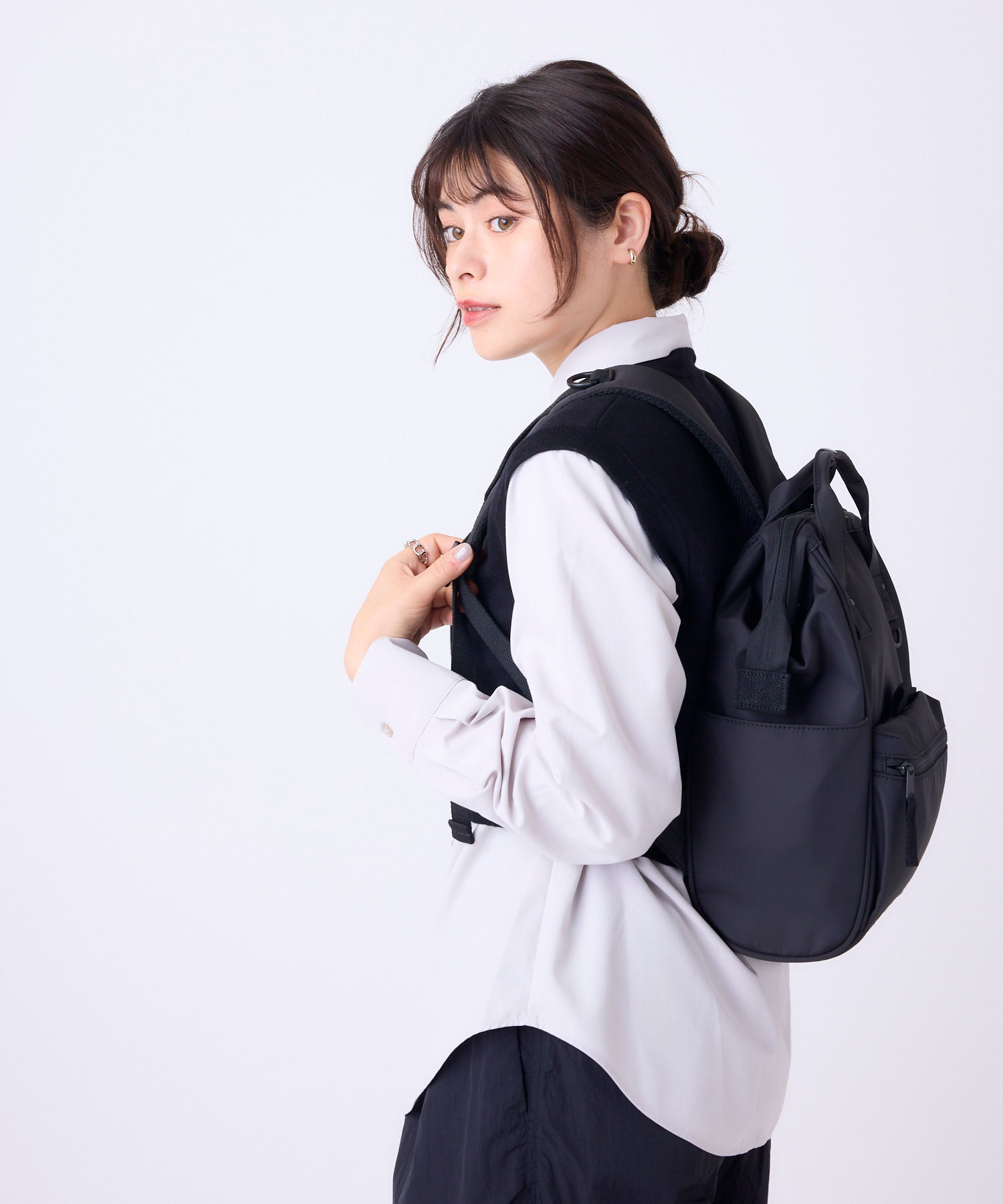 anello アネロ NATIVE CROSSBOTTLE 口金リュック A4 撥水 キャリーオンテープ PC収納可能 10L ATB5194 デリバー