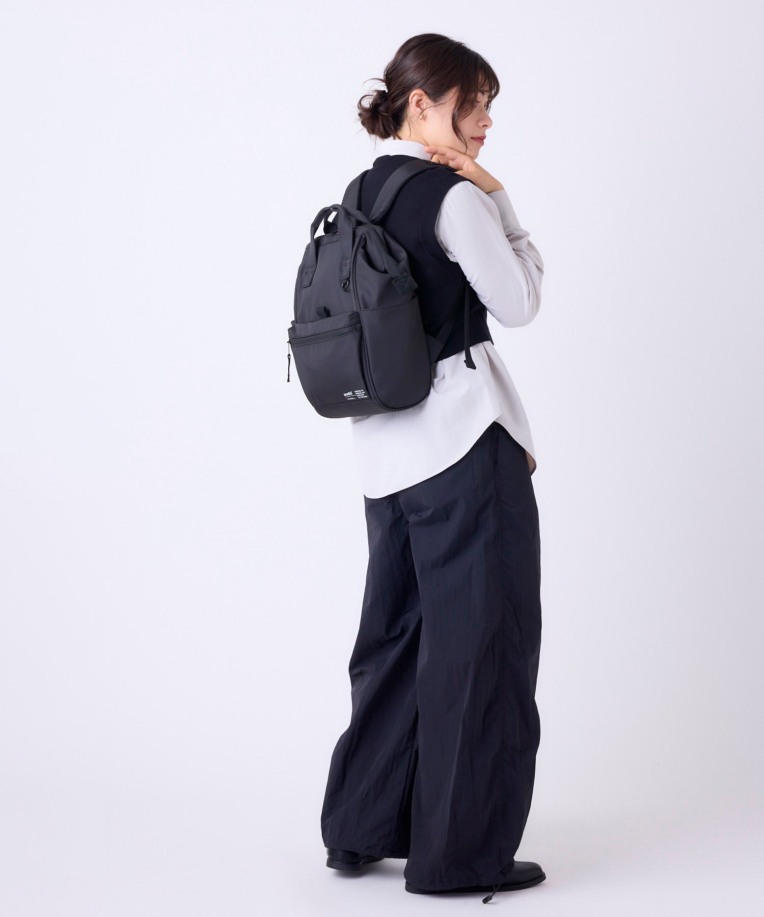 anello アネロ NATIVE CROSSBOTTLE 口金リュック A4 撥水 キャリーオンテープ PC収納可能 10L ATB5194 デリバー