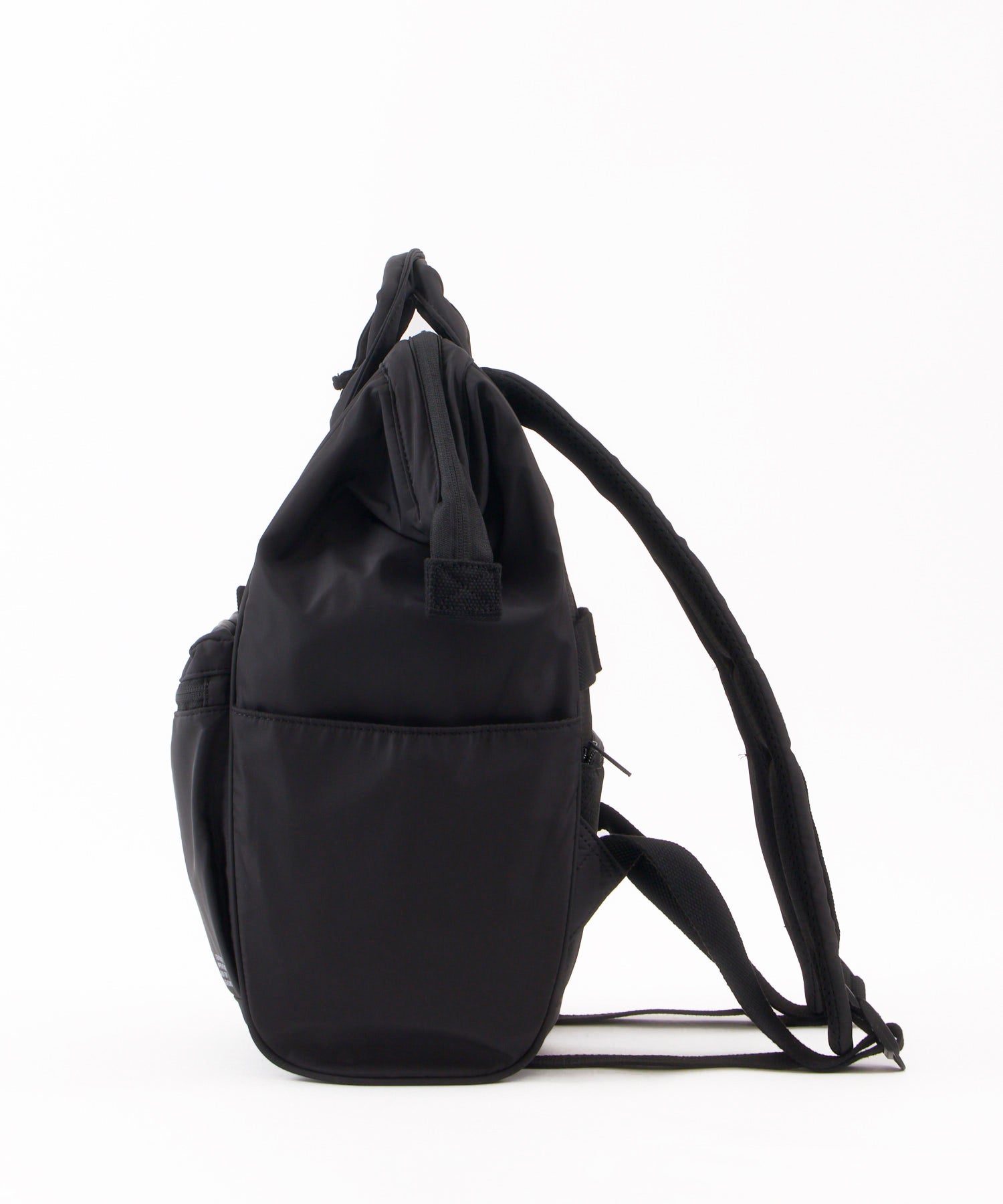 anello アネロ NATIVE CROSSBOTTLE 口金リュック デリバー A4 PC収納可能 キャリーオンテープ 18L 撥水
