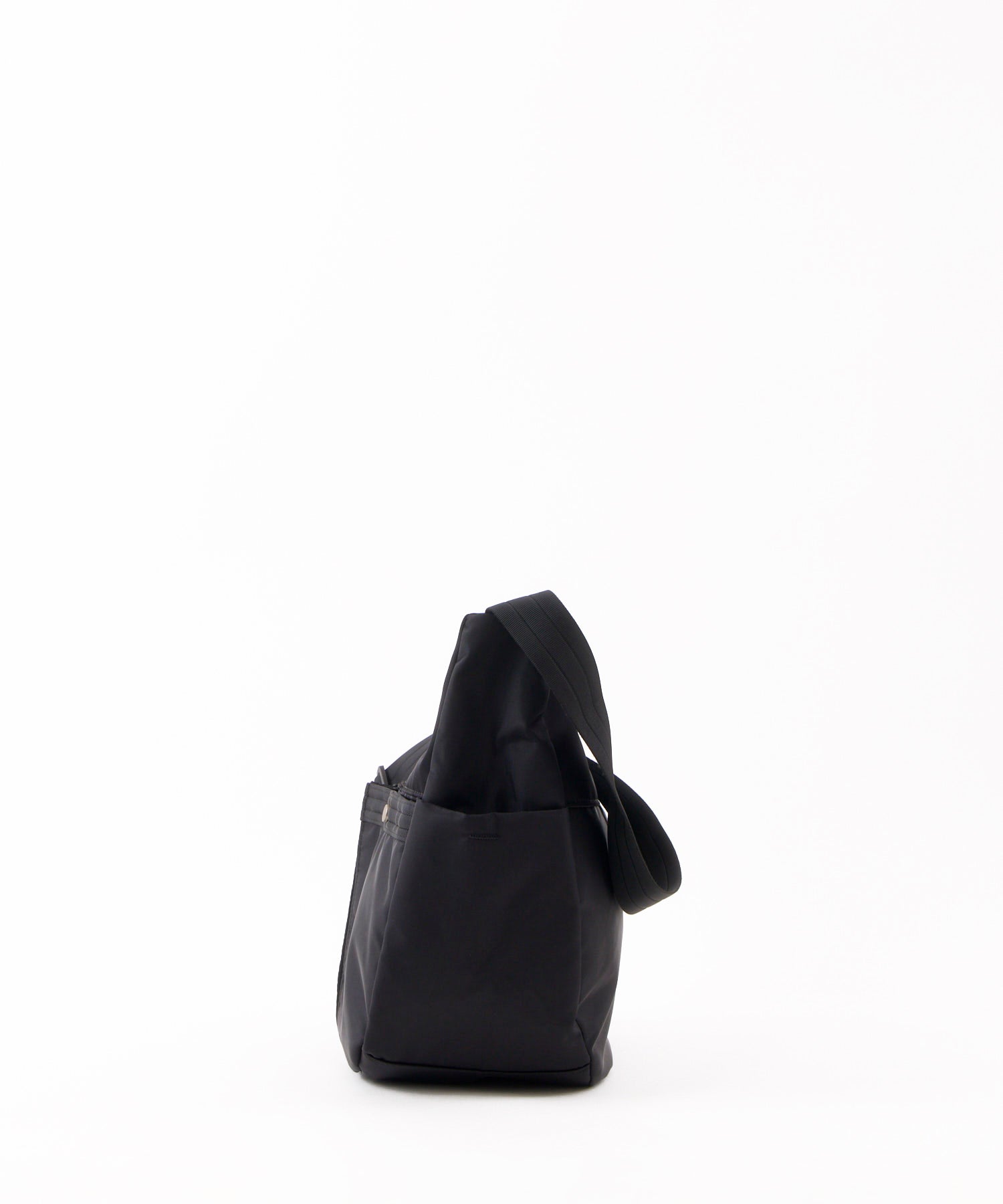 anello アネロ FIT ラウンドショルダーバッグ A4 撥水 軽量 ユニセックス お出かけバッグ デイライト ATR0444