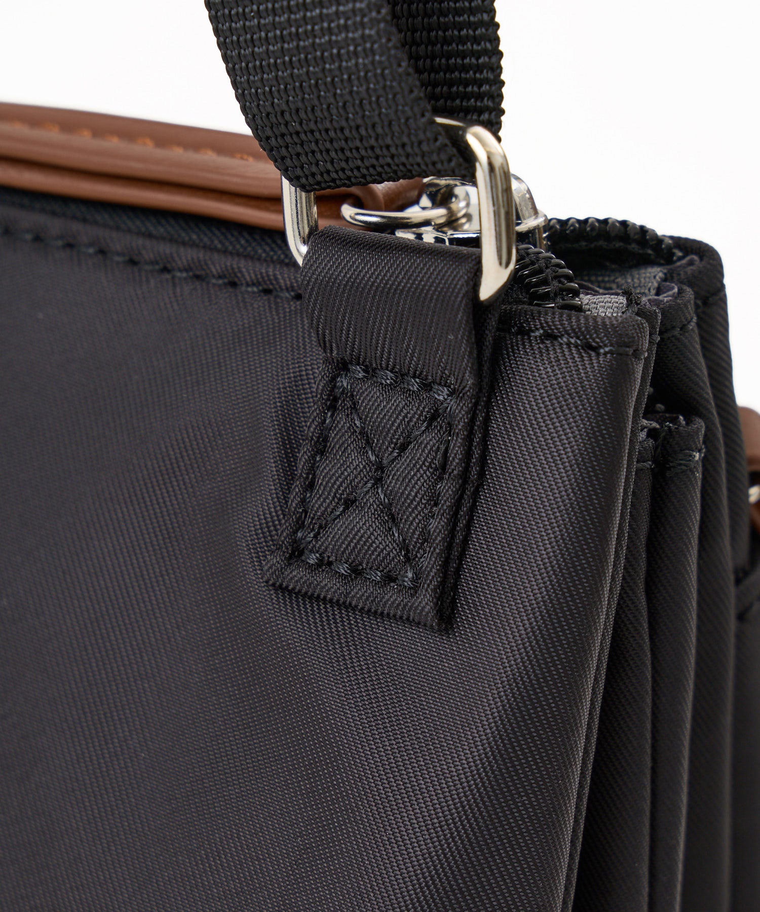 anelloGRANDE アネログランデ motte モッテ ナイロン 多機能ショルダーバッグ 撥水 軽量 カードポケット カジュアル お出かけバッグ GGM1132 