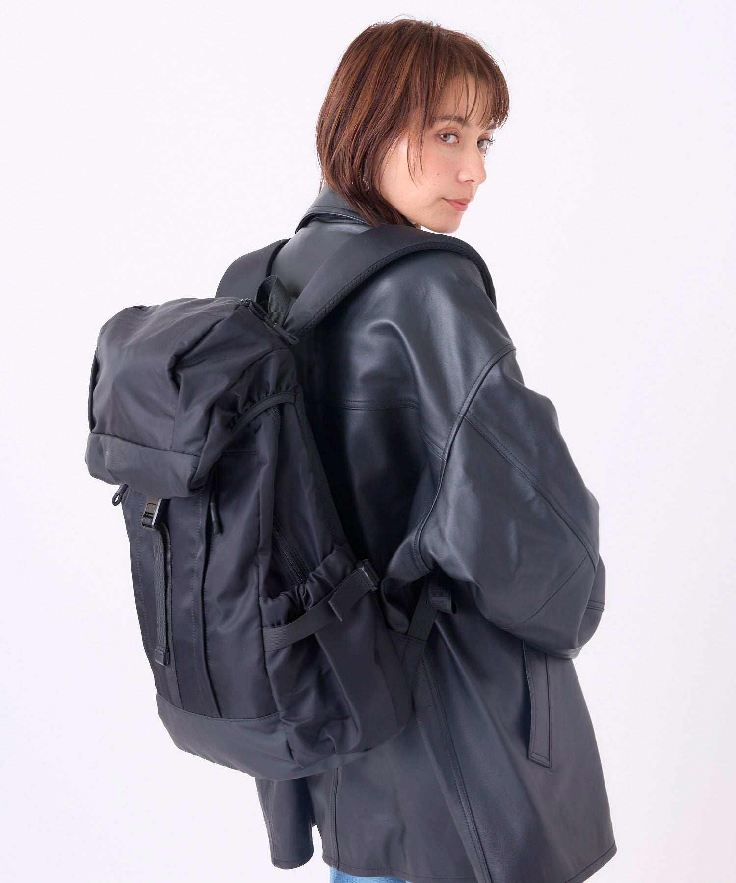 ASB011 リュック フラップ付き 公式 anello Cliente 軽量 撥水 Ａ4 15インチ収納可能 キャリーオンテープ