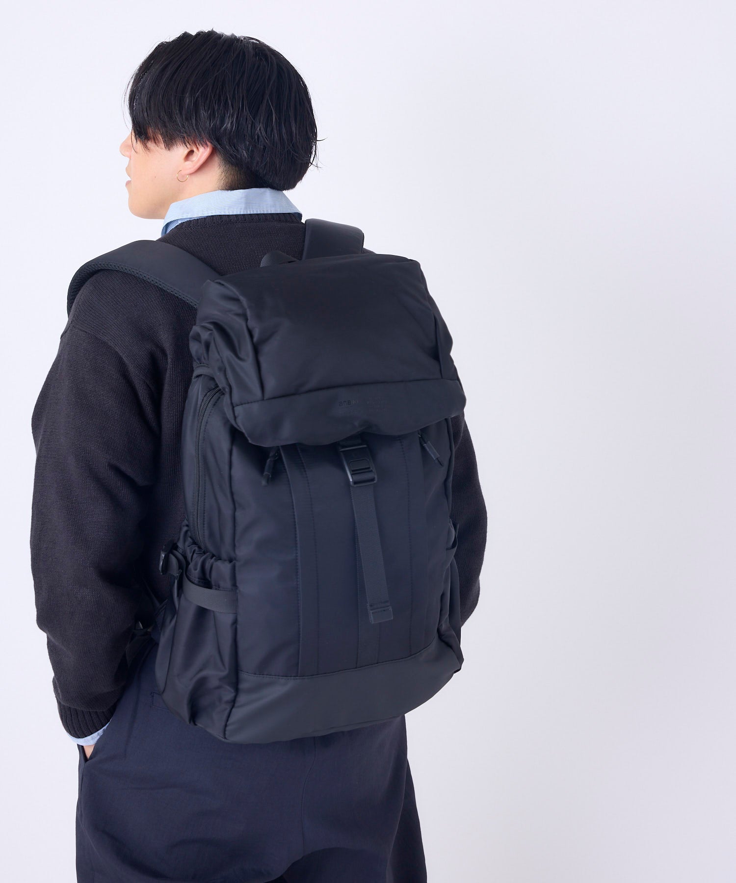 ASB011　リュック　フラップ付き　公式　anello　Cliente　軽量　撥水　Ａ4　15インチ収納可能　キャリーオンテープ