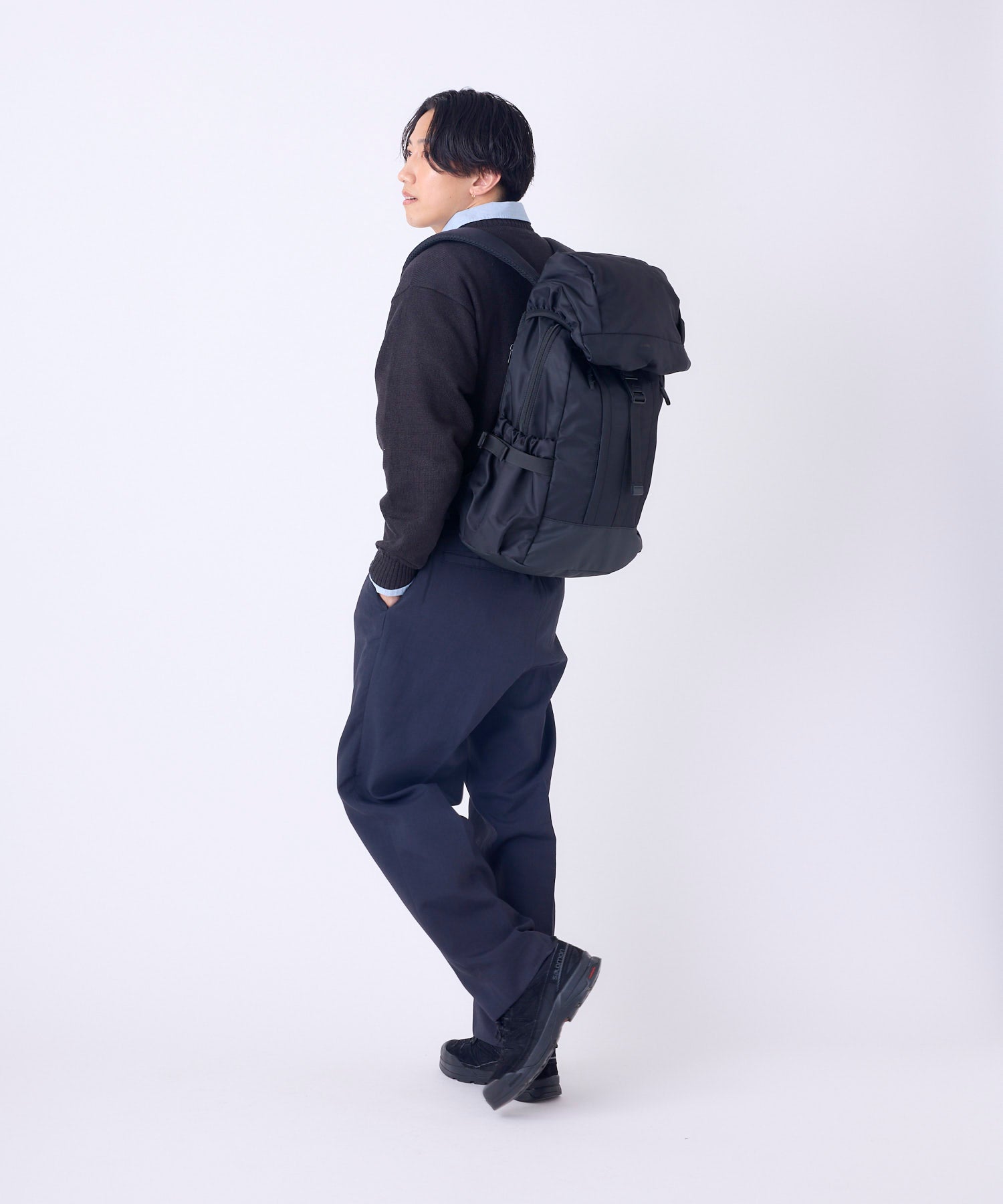 ASB011　リュック　フラップ付き　公式　anello　Cliente　軽量　撥水　Ａ4　15インチ収納可能　キャリーオンテープ