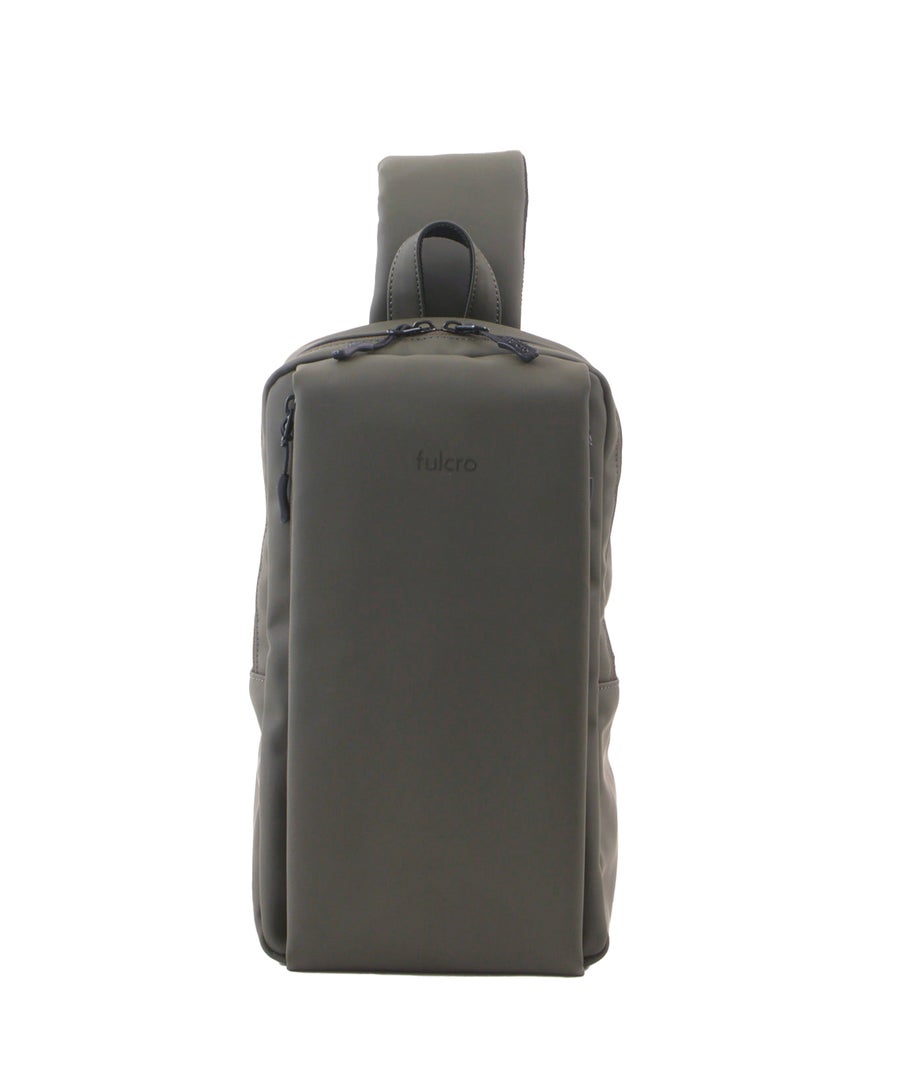 fulcro フルクロ クロスボディバッグ A5 耐水 メンズバッグ ペットボトル収納可能 シンプル Explorer カーム fit-5001 オリーブ