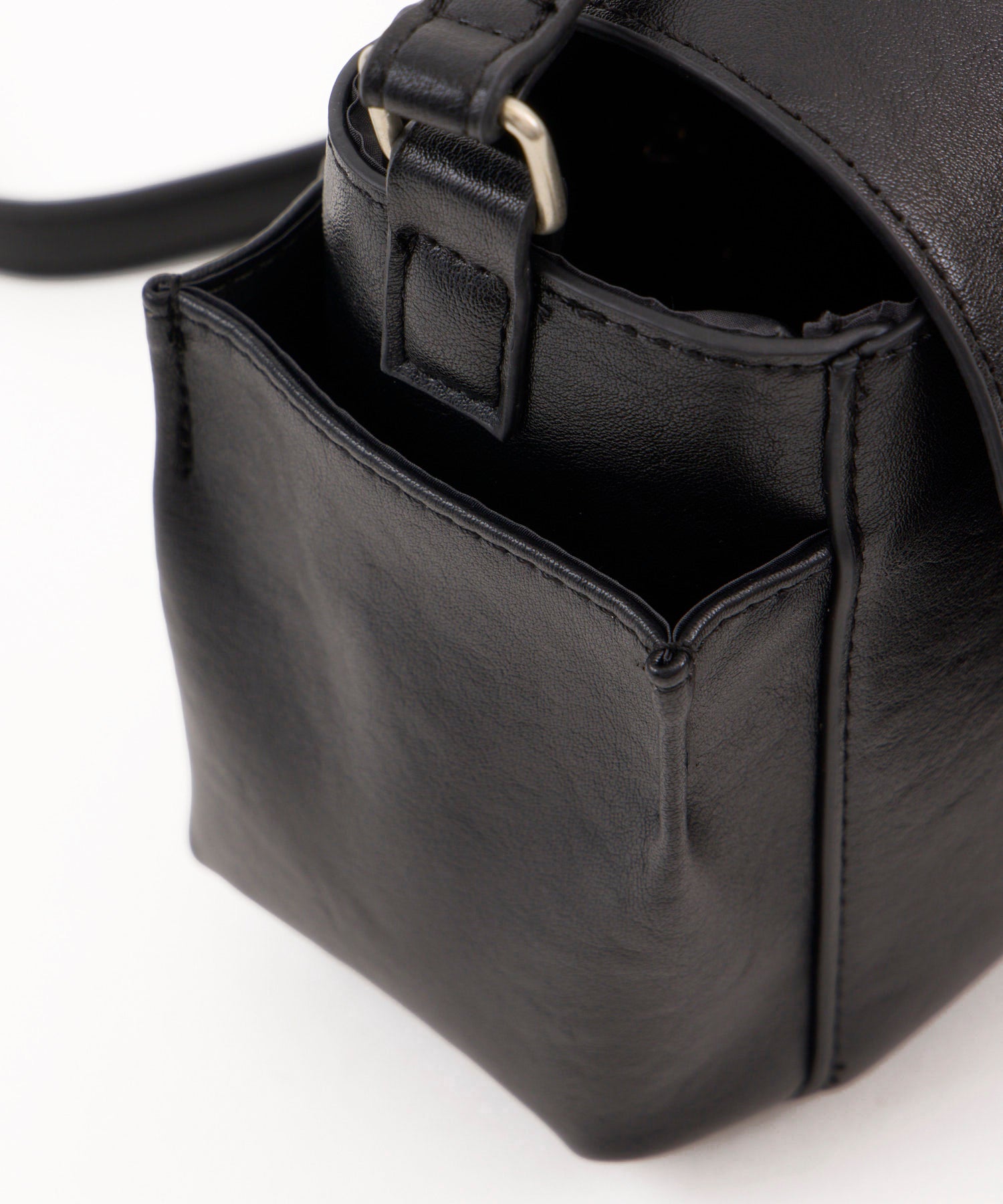 anello アネロ FIT ミニショルダーバッグ A5 ひねり金具 きれいめ 合皮 ユニセックス レトロ EDITOR AGB5232 