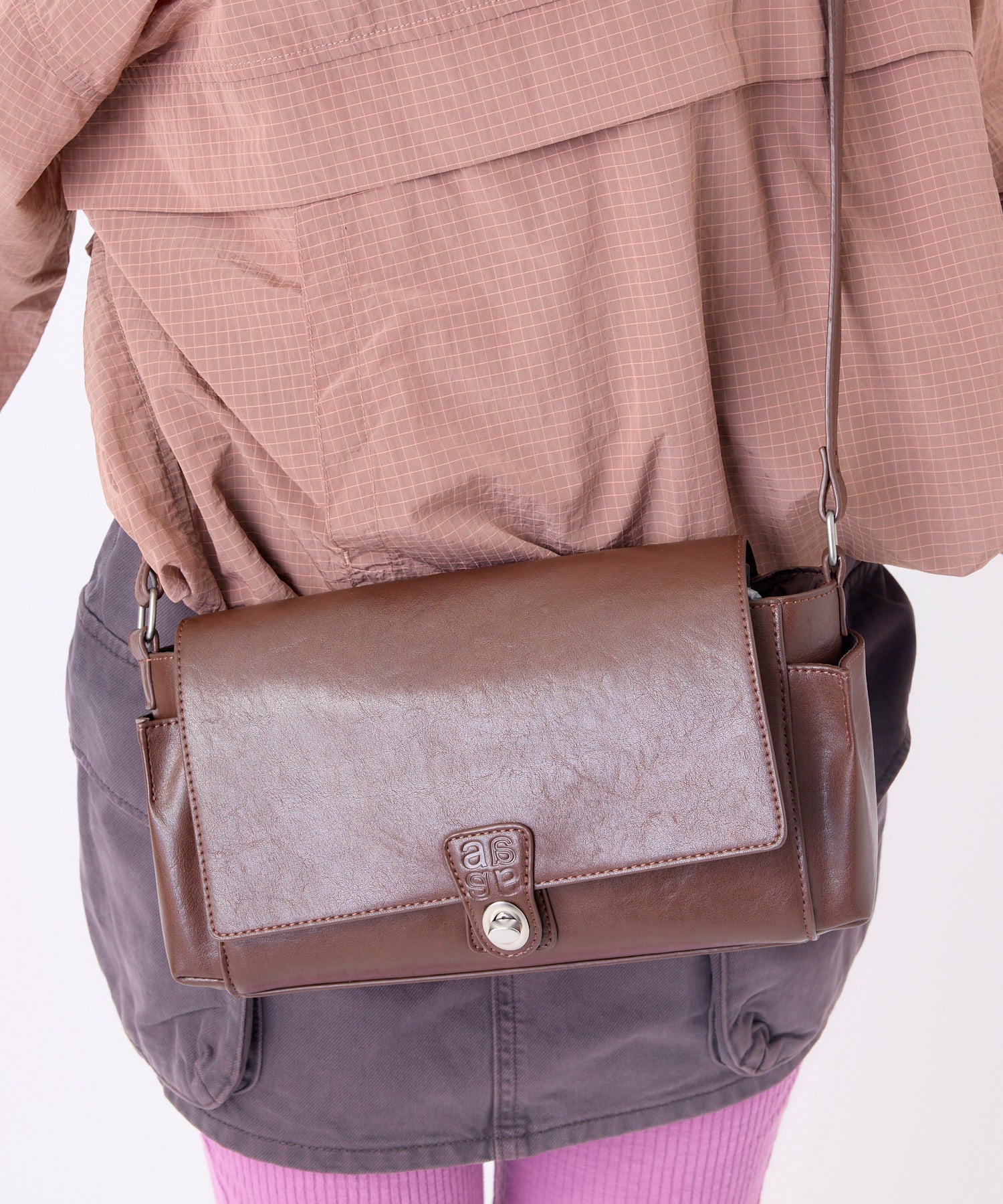 anello アネロ FIT ミニショルダーバッグ A5 ひねり金具 きれいめ 合皮 ユニセックス レトロ EDITOR AGB5232 ブラウン