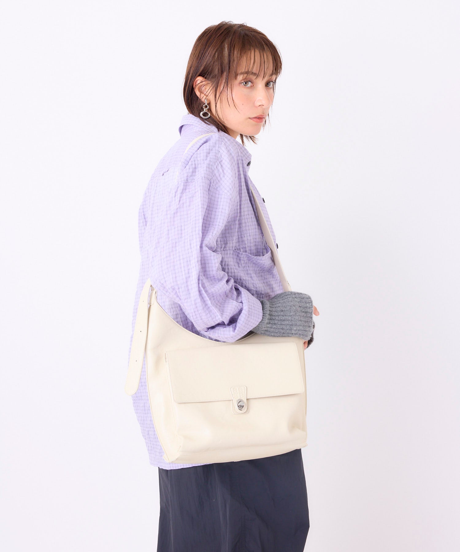 anello アネロ FIT トートバッグ  A5 ひねり金具 きれいめ 合皮 ユニセックス レトロ EDITOR AGB5234 アイボリー