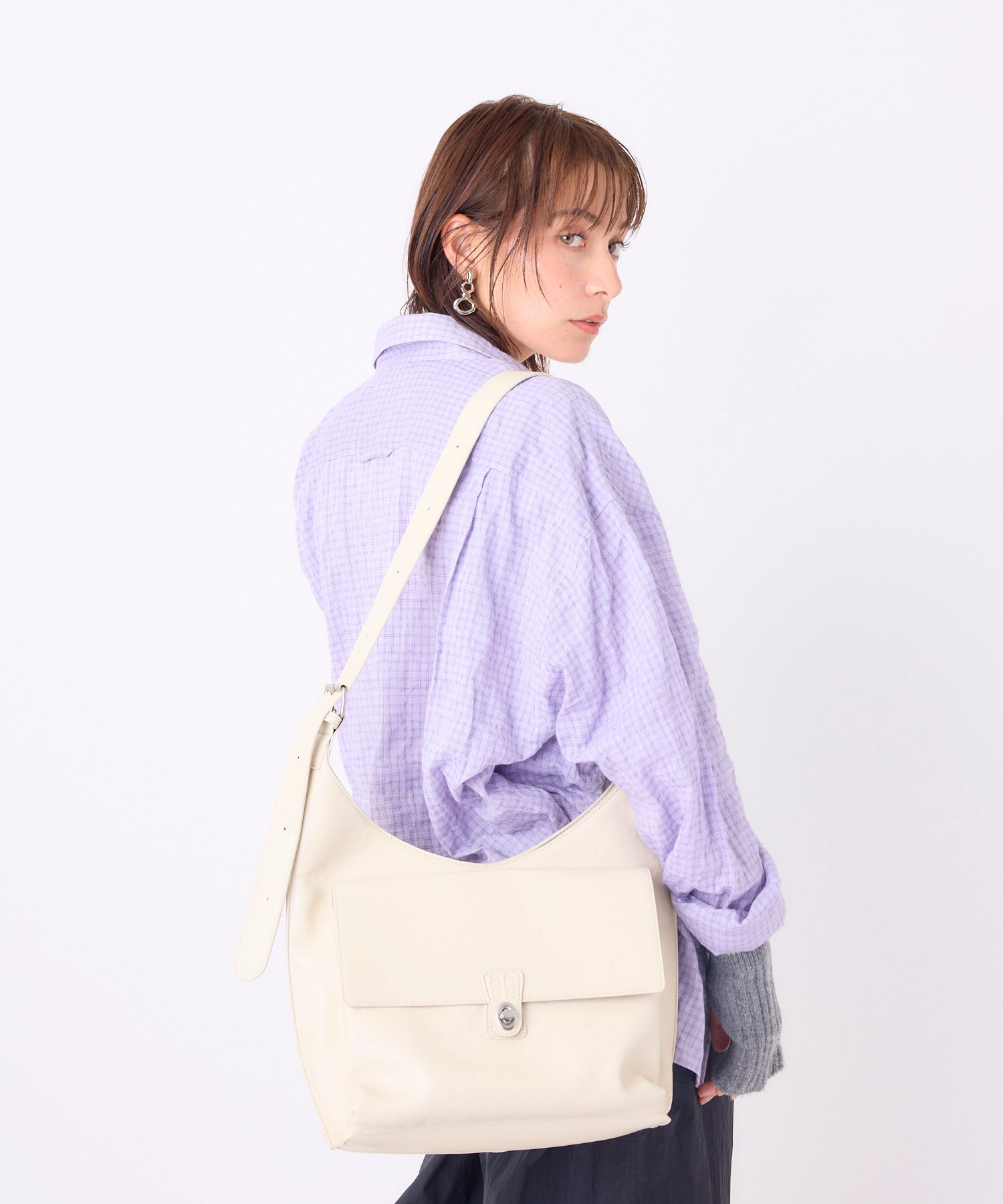 anello アネロ FIT トートバッグ  A5 ひねり金具 きれいめ 合皮 ユニセックス レトロ EDITOR AGB5234 アイボリー