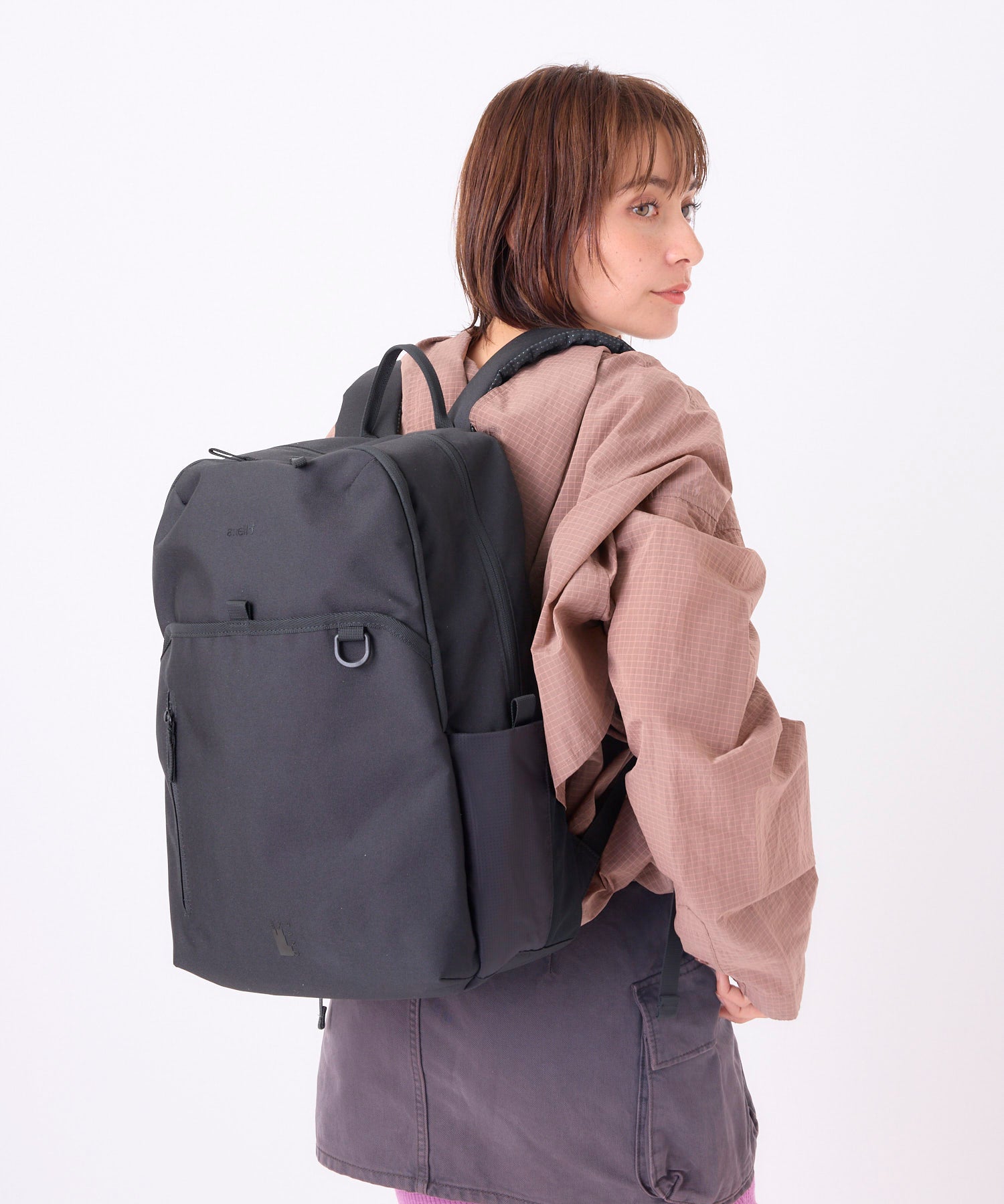 anello アネロ EXPAND バックパック 撥水 A4 大容量 20L ユニセックス お出かけバッグ 旅行バッグ キャリーオンテープ PC収納 ヒル ATR0495 ブラック
