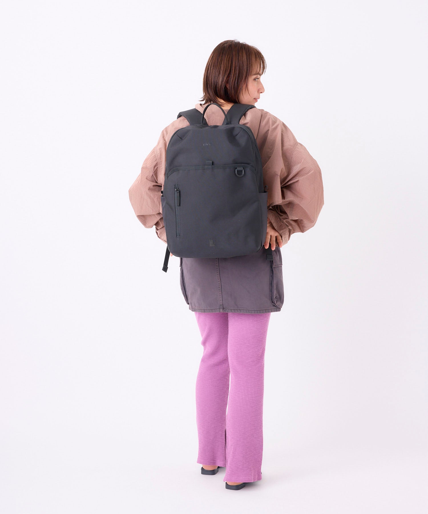 anello アネロ EXPAND バックパック 撥水 A4 大容量 20L ユニセックス お出かけバッグ 旅行バッグ キャリーオンテープ PC収納 ヒル ATR0495 ブラック