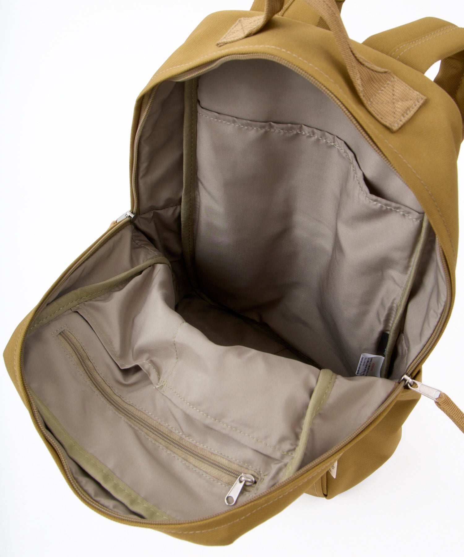 anelloGRANDE アネログランデ リュック 多収納 バックルデザイン A4 撥水 キャリーオンテープ 10L 10ポケット ロモ GHH3644 ベージュ